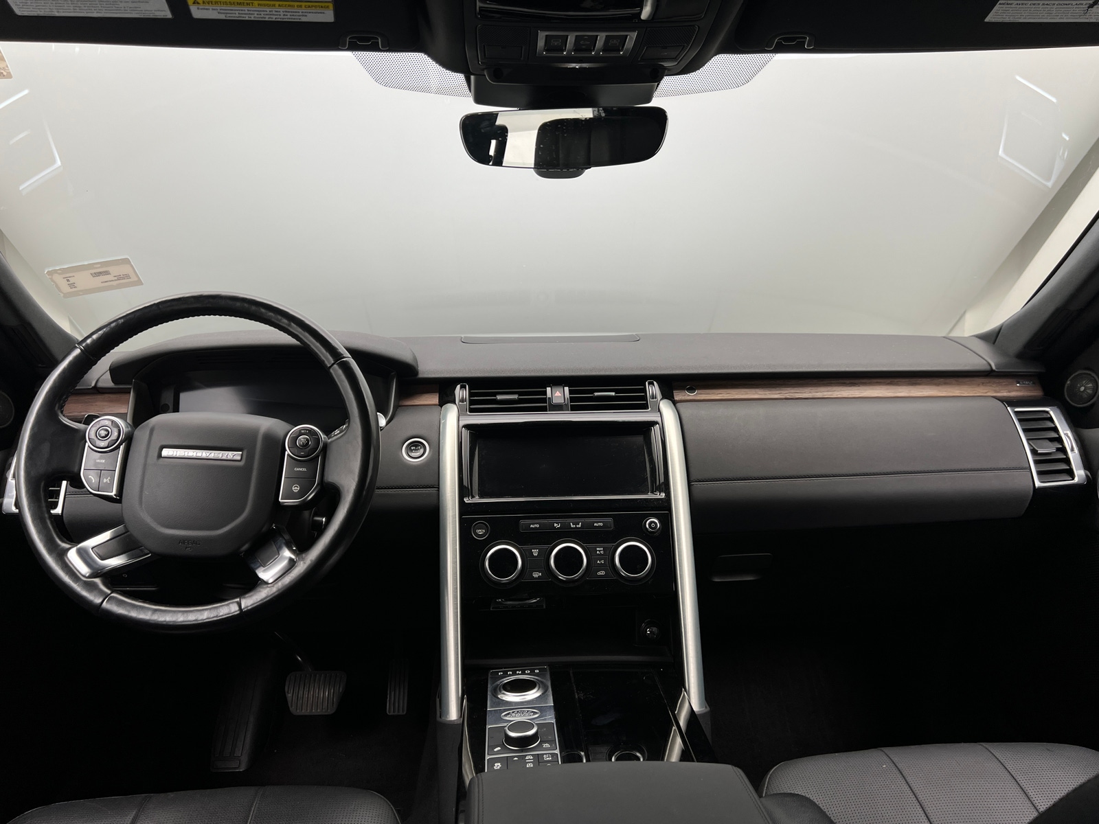 Thumbnail: 2018 Land Rover Discovery - 2