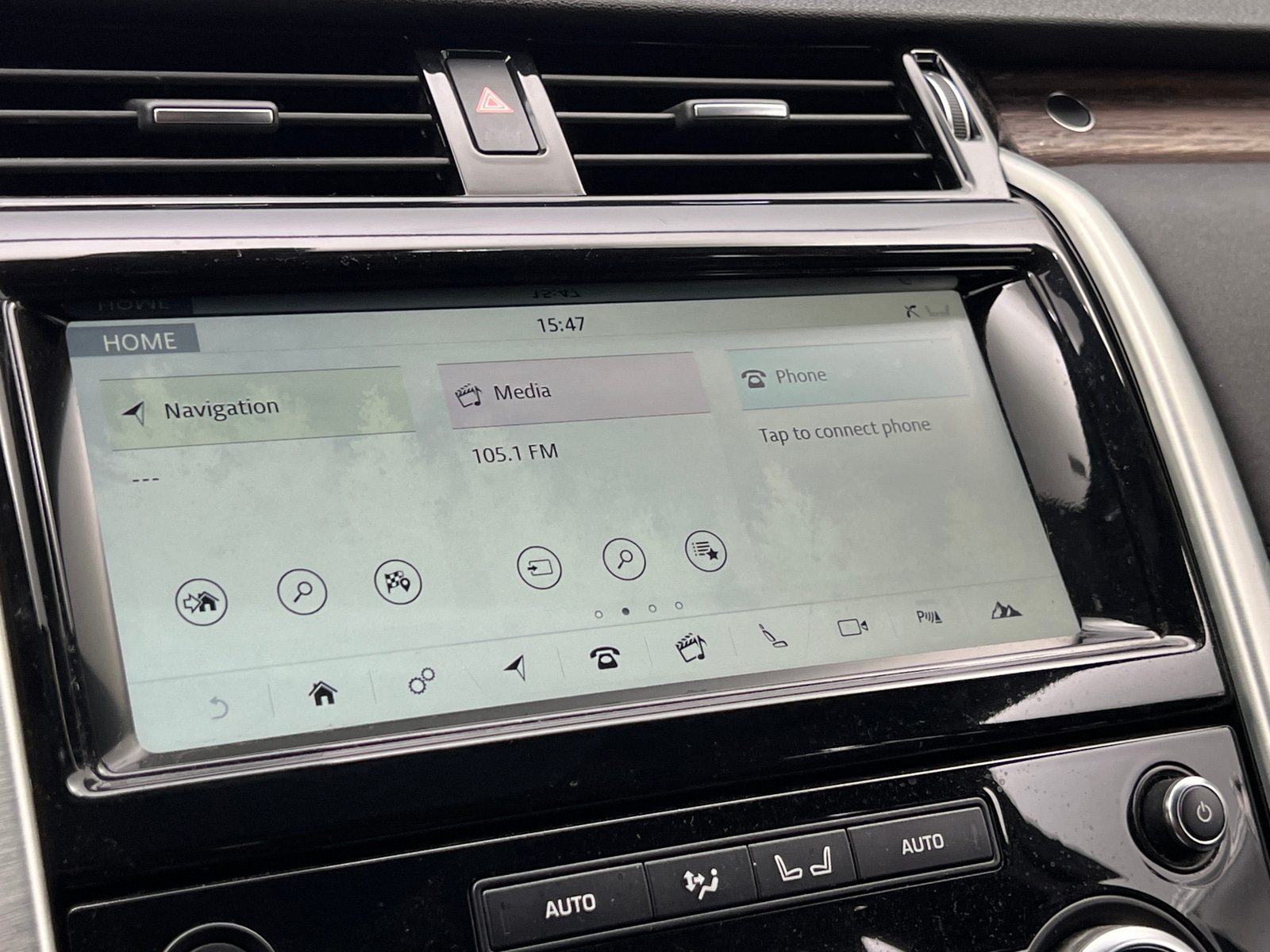 Thumbnail: 2018 Land Rover Discovery - 3