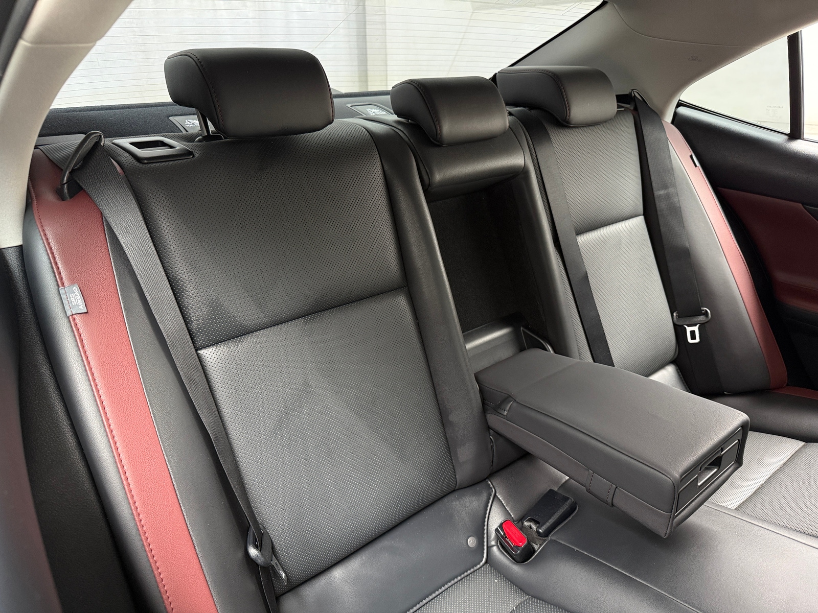 Thumbnail: 2018 Lexus IS - 5