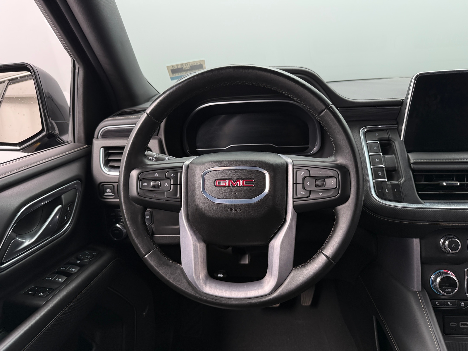 Thumbnail: 2024 GMC Yukon XL - 4