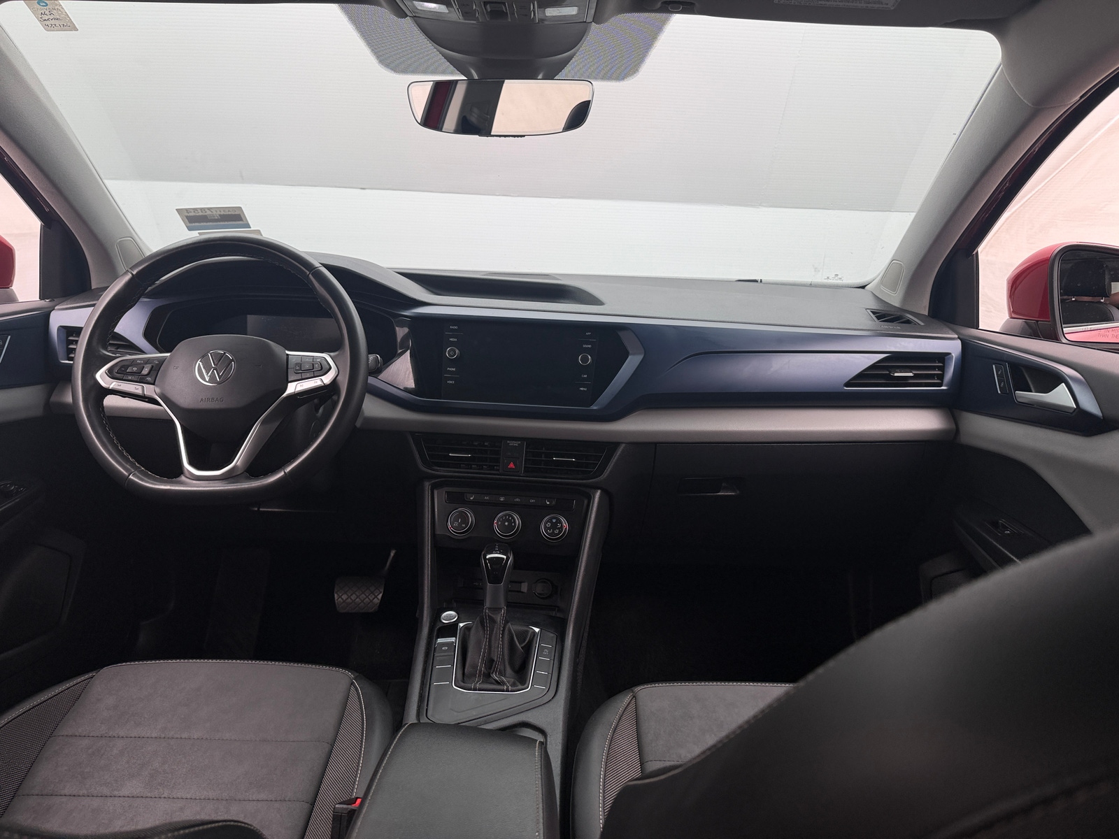 Thumbnail: 2022 Volkswagen Taos - 3