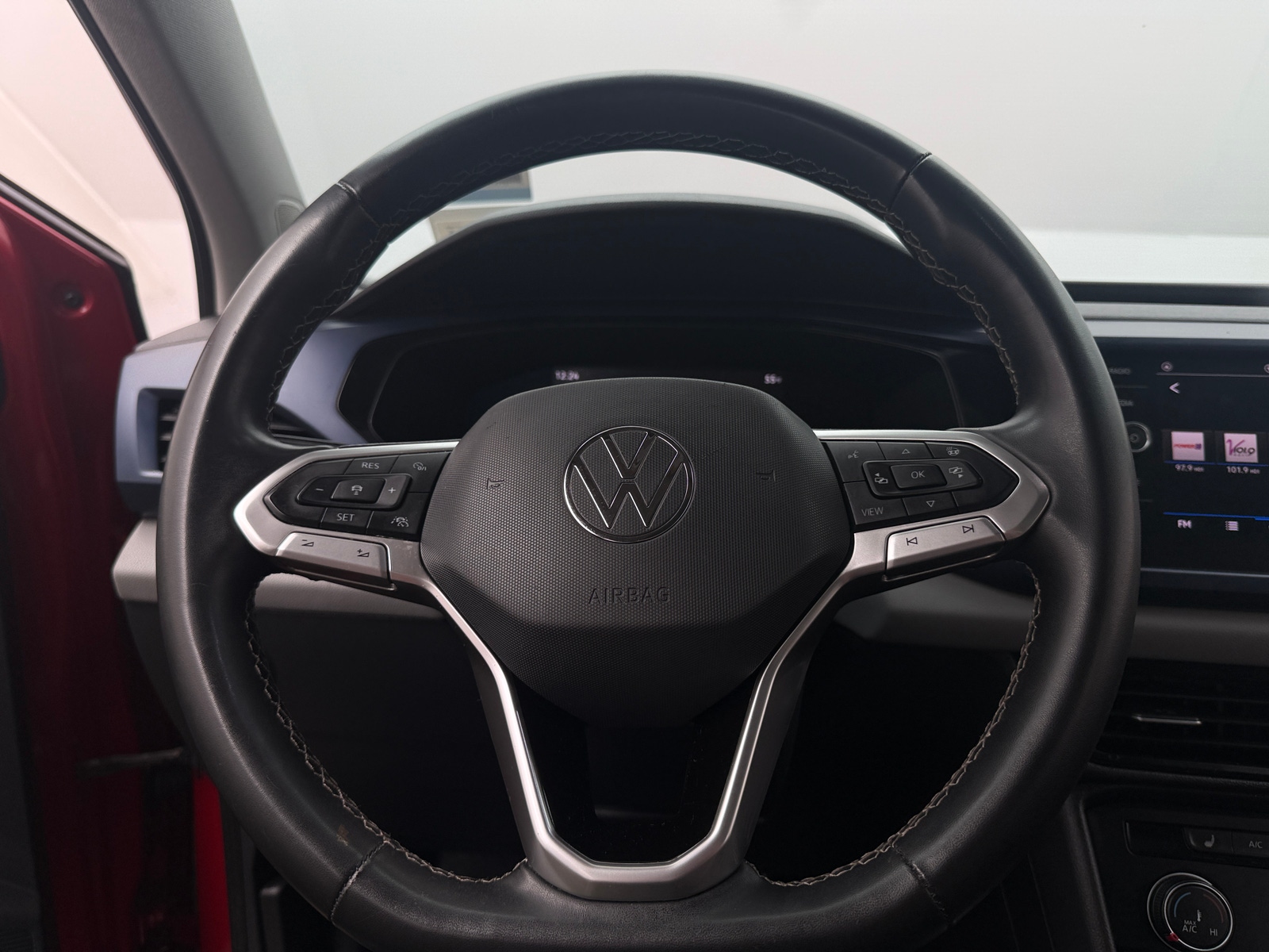 Thumbnail: 2022 Volkswagen Taos - 5