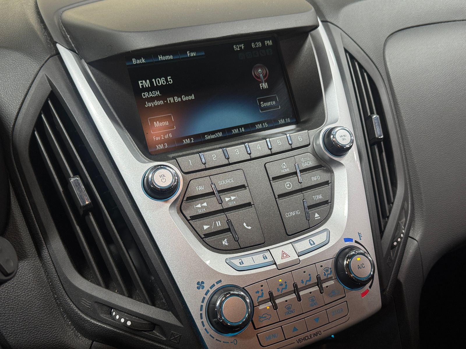 Thumbnail: 2015 Chevrolet Equinox - 4
