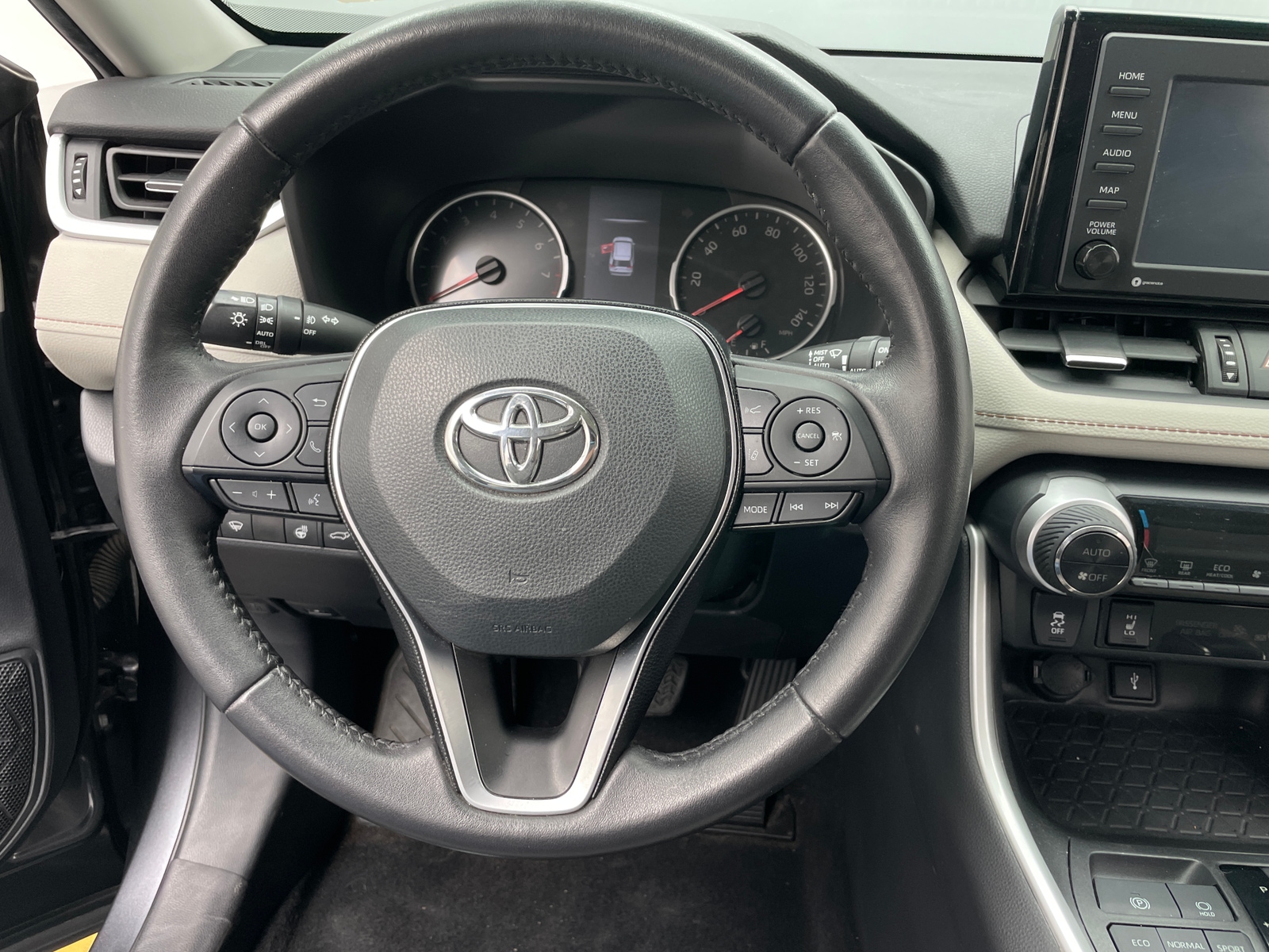 Thumbnail: 2021 Toyota RAV4 - 4