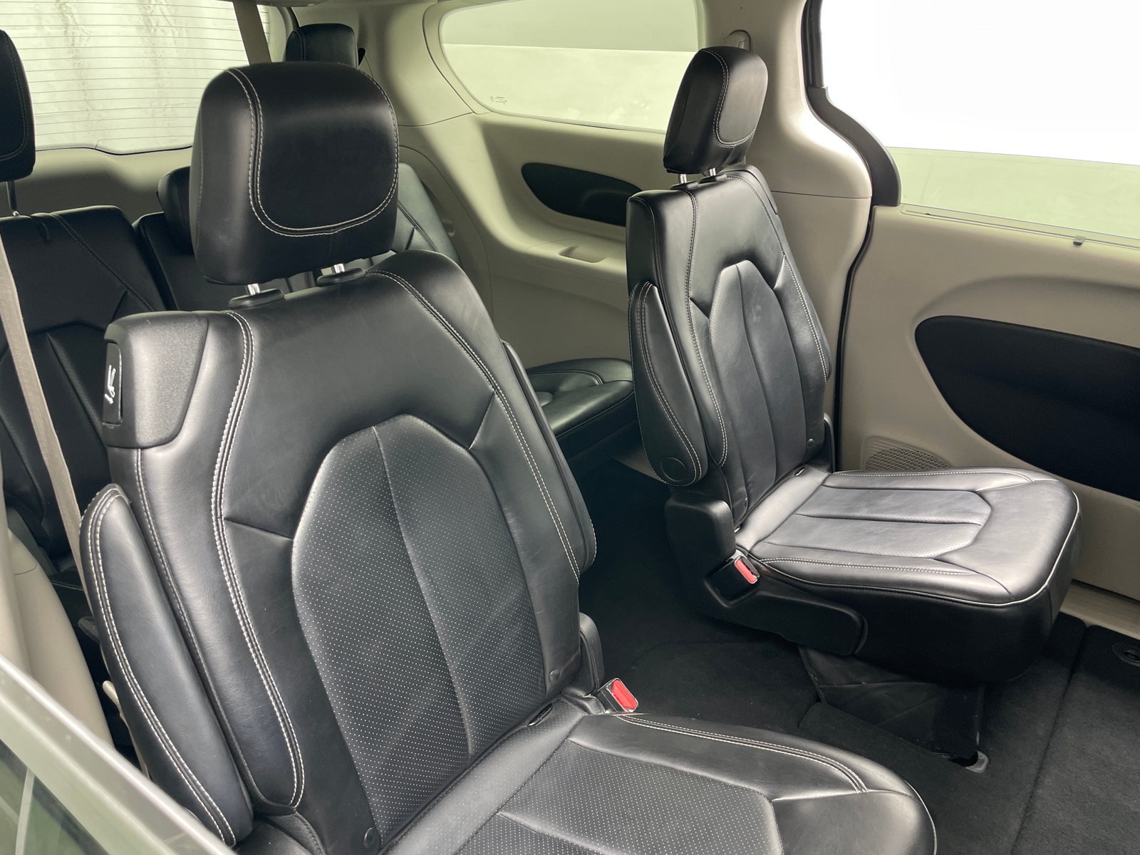 Thumbnail: 2023 Chrysler Pacifica - 5
