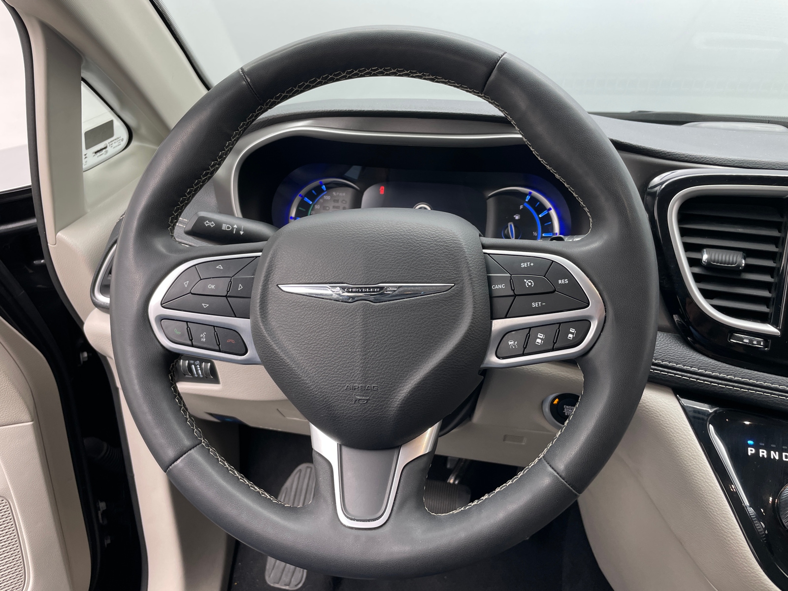 Thumbnail: 2024 Chrysler Pacifica - 4