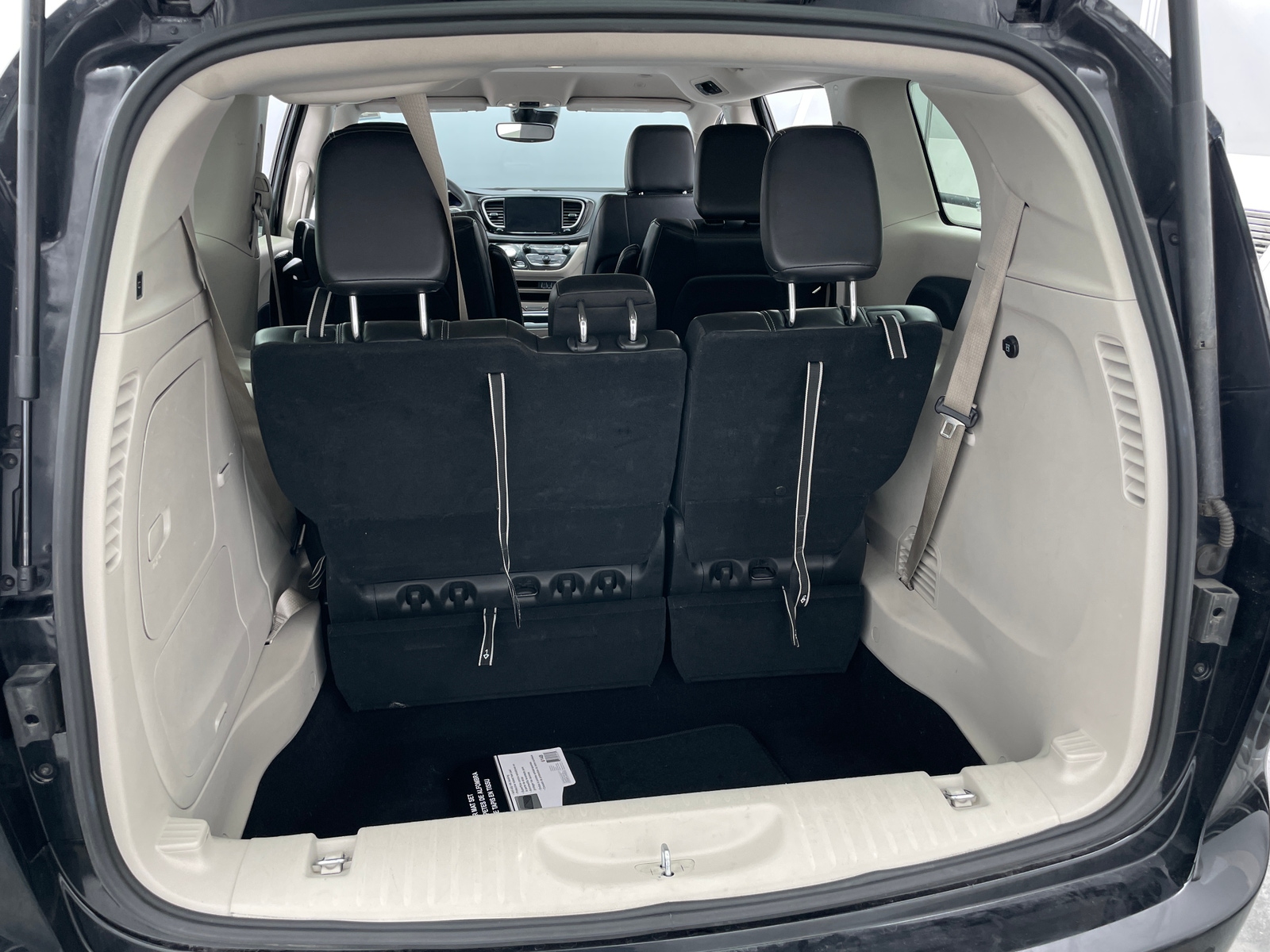 Thumbnail: 2024 Chrysler Pacifica - 6