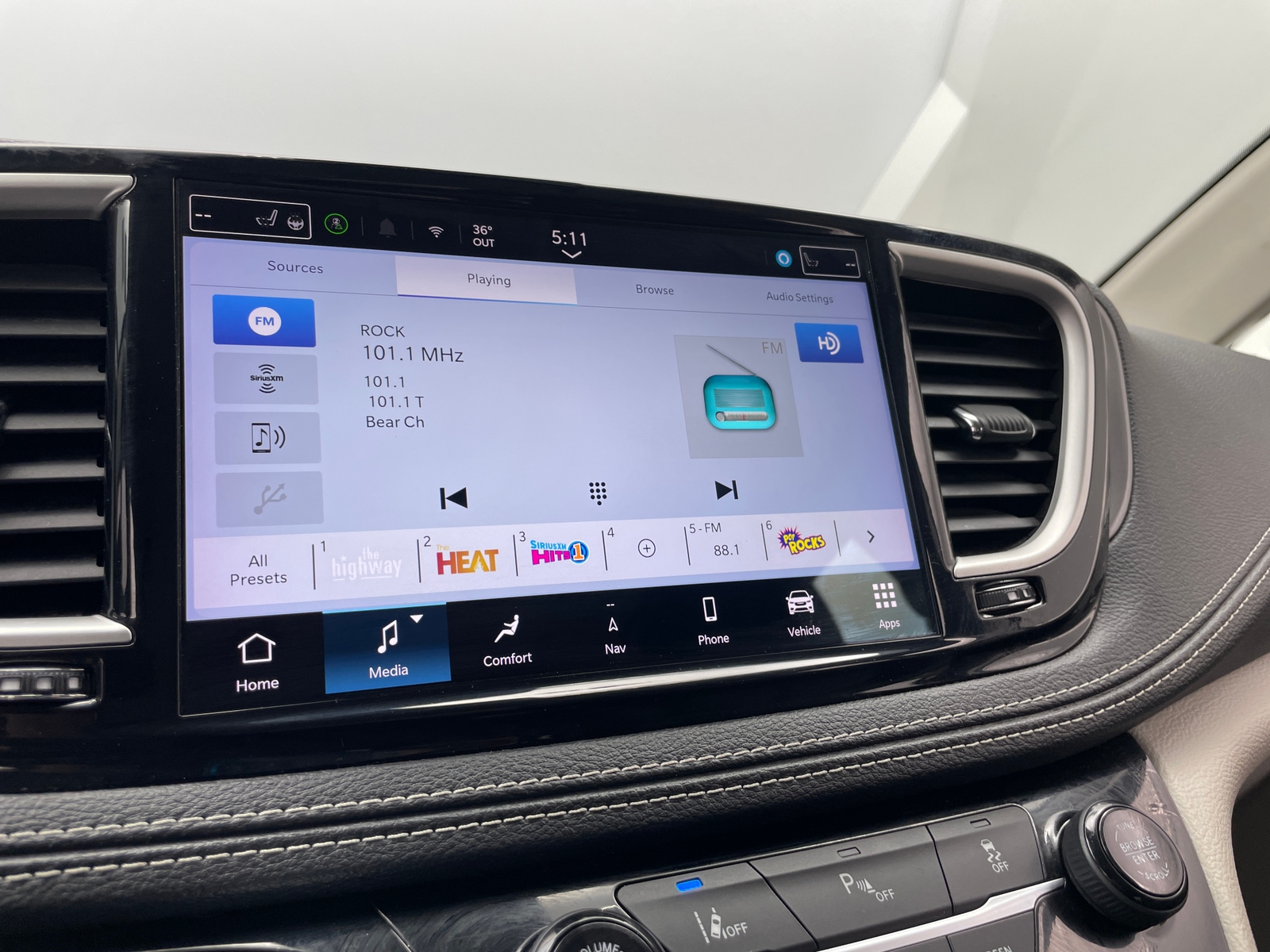 Thumbnail: 2024 Chrysler Pacifica - 3