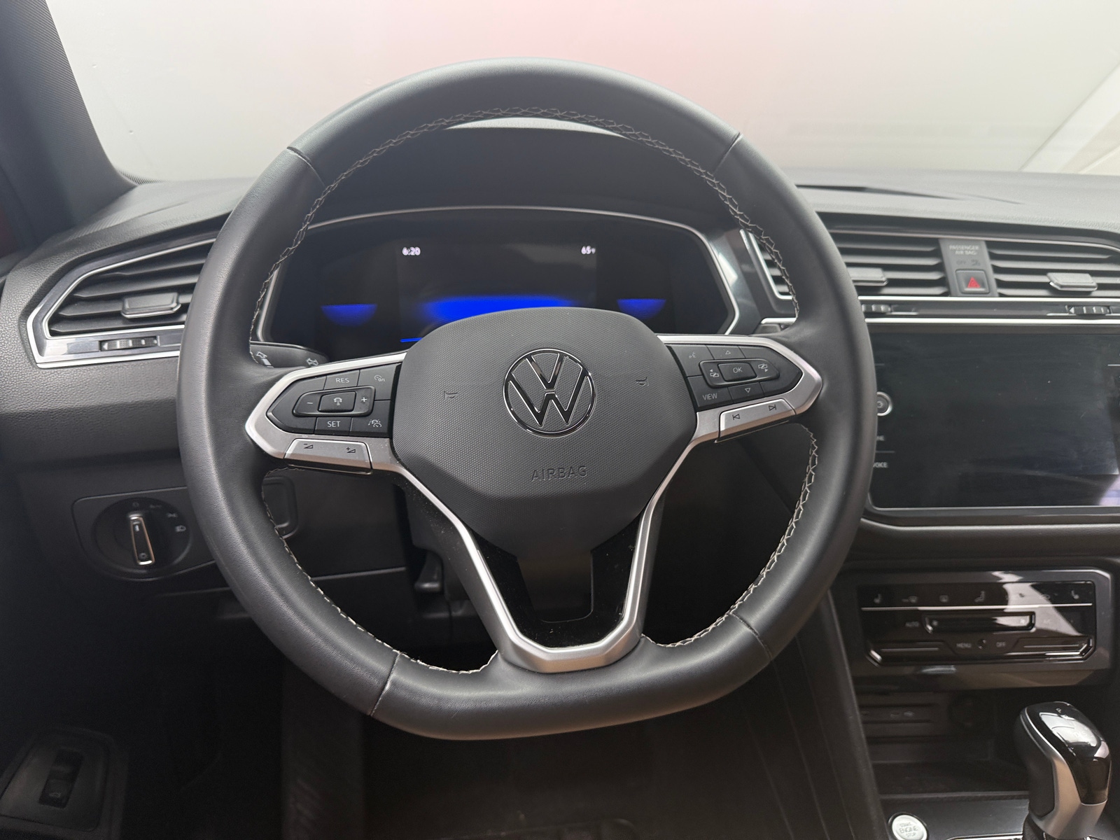Thumbnail: 2024 Volkswagen Tiguan - 4