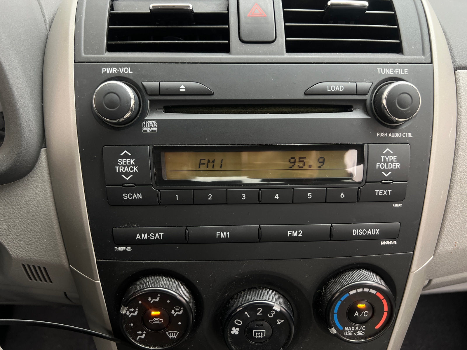 Thumbnail: 2010 Toyota Corolla - 4