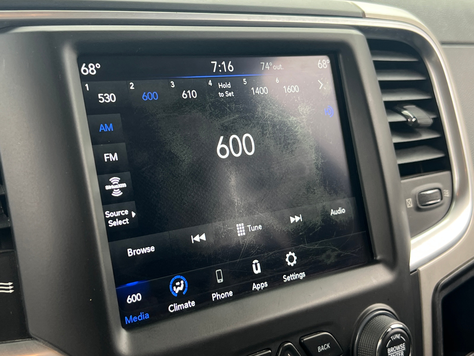 Thumbnail: 2020 RAM 1500 Classic - 4