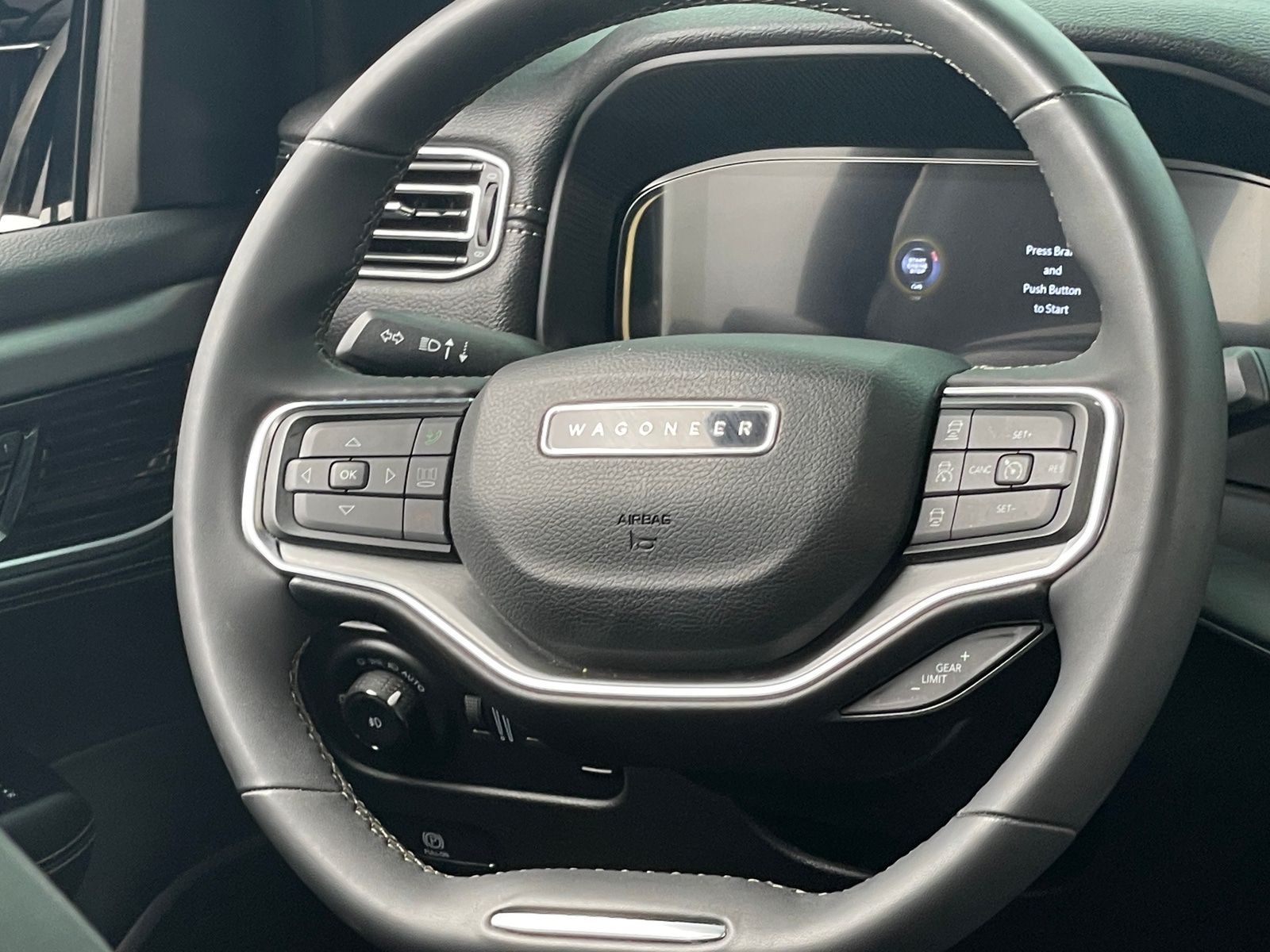 Thumbnail: 2024 Jeep Wagoneer - 4