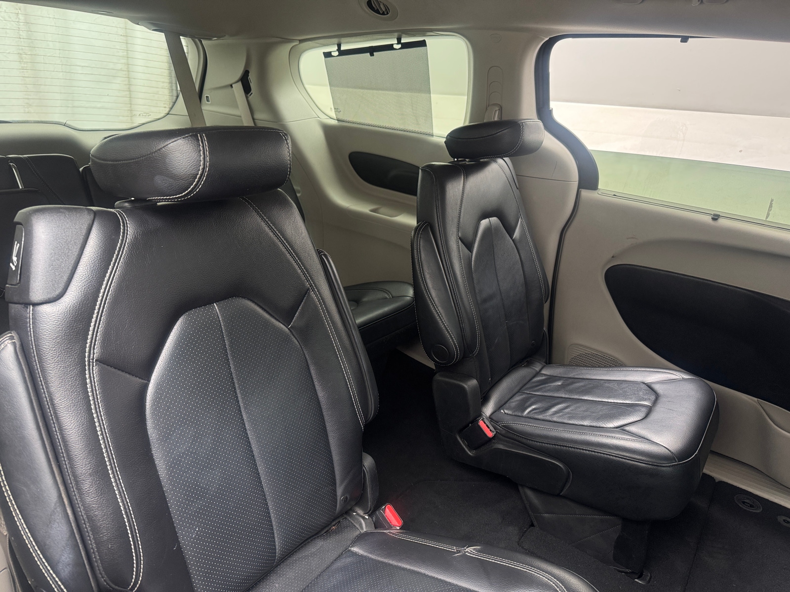 Thumbnail: 2022 Chrysler Pacifica - 5