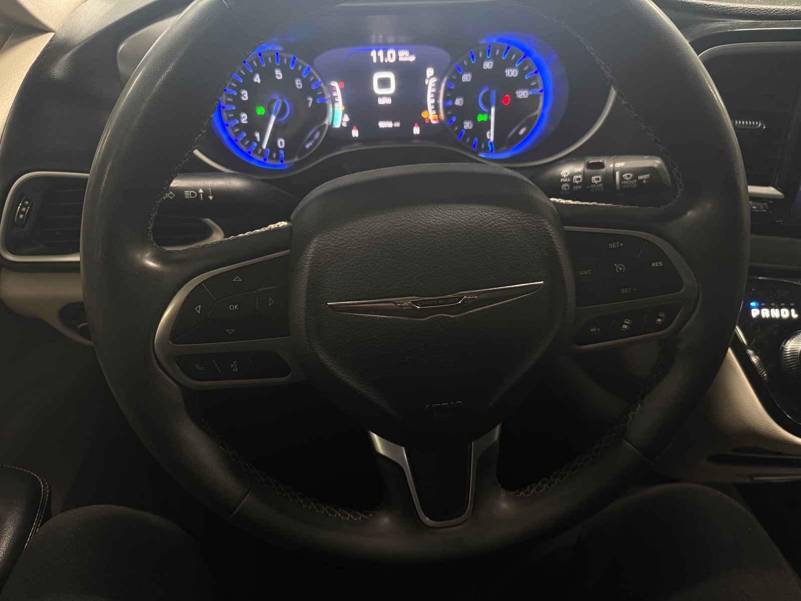 Thumbnail: 2022 Chrysler Pacifica - 4