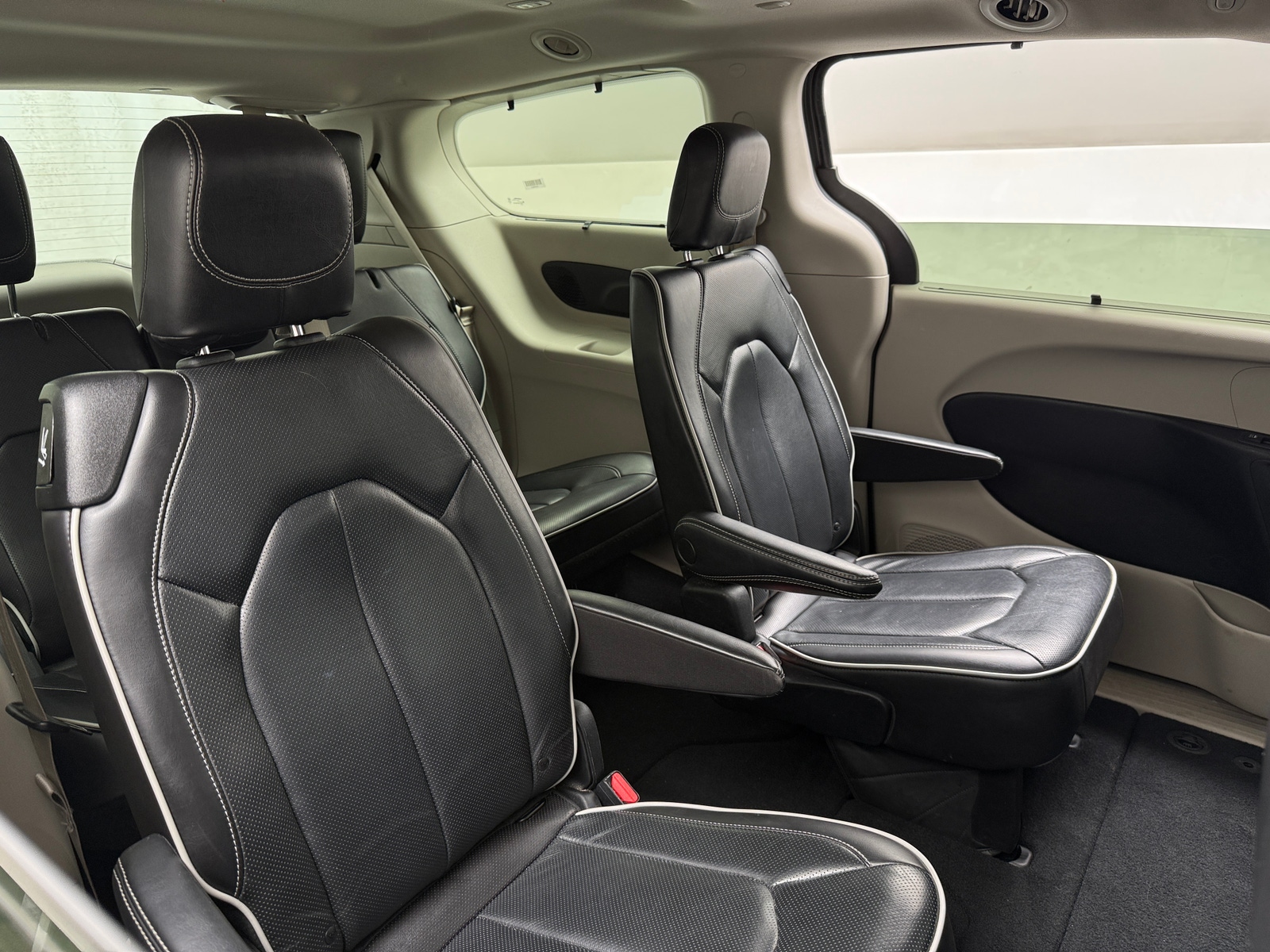 Thumbnail: 2023 Chrysler Pacifica - 5