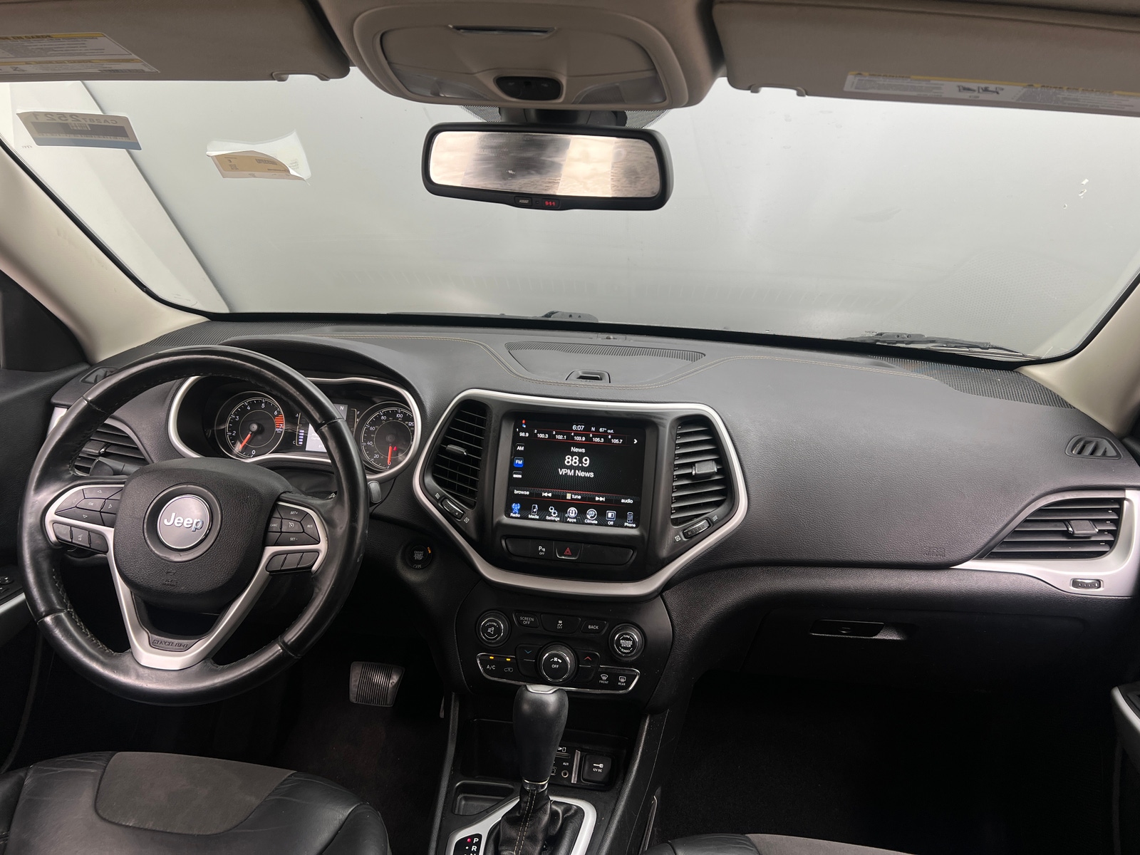 Thumbnail: 2018 Jeep Cherokee - 3