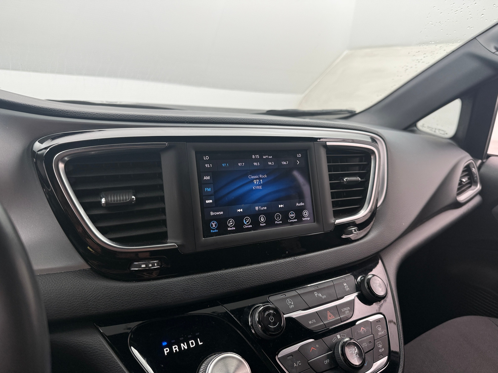 Thumbnail: 2020 Chrysler Pacifica - 4