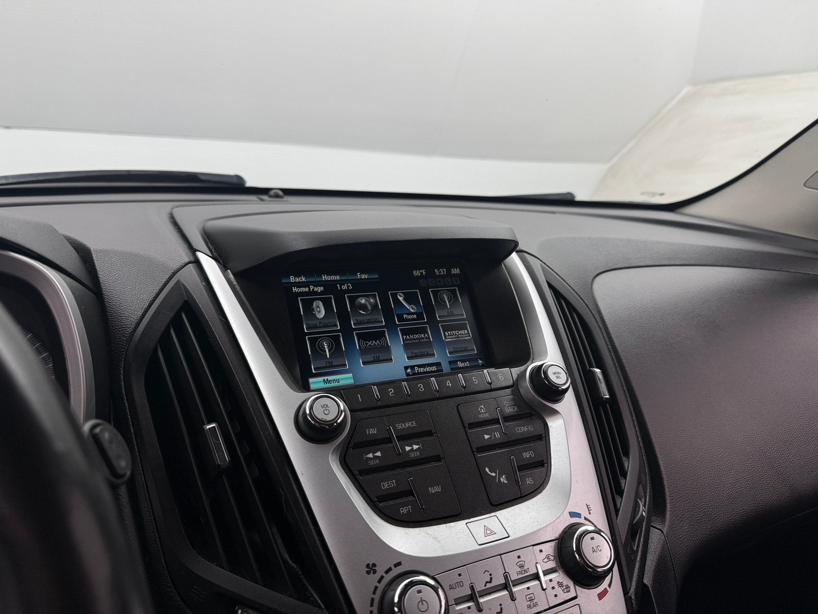 Thumbnail: 2017 Chevrolet Equinox - 3