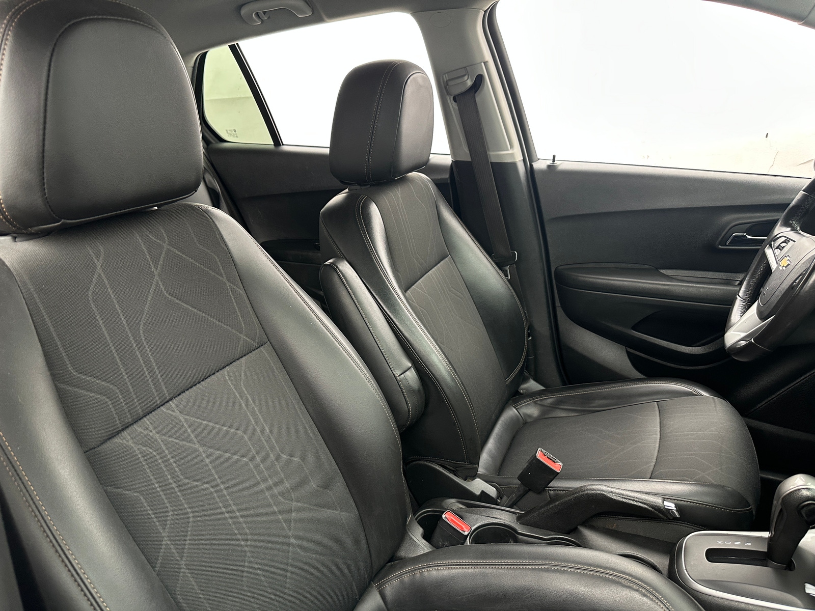 Thumbnail: 2022 Chevrolet Trax - 2