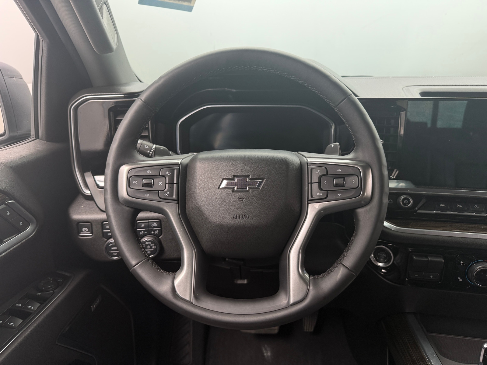 Thumbnail: 2025 Chevrolet Silverado 1500 - 5