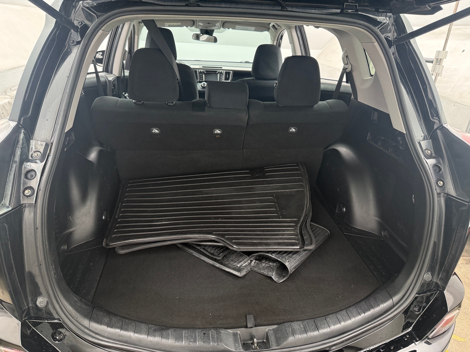 Thumbnail: 2018 Toyota RAV4 - 7