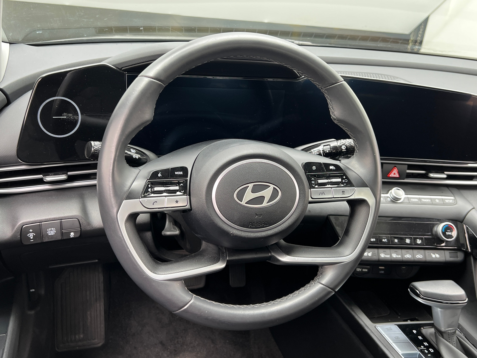 Thumbnail: 2025 Hyundai Elantra - 4