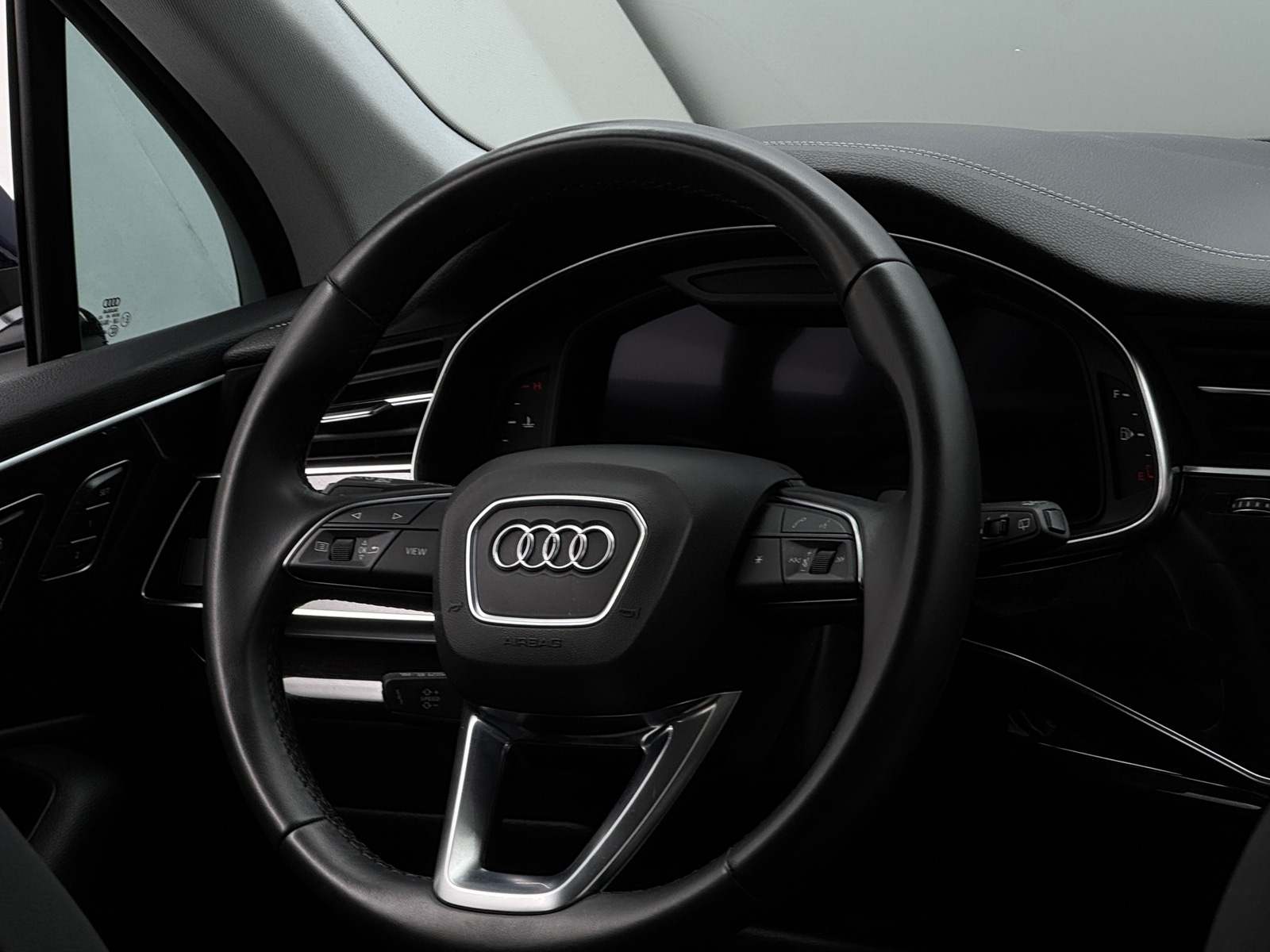 Thumbnail: 2023 Audi Q7 - 4