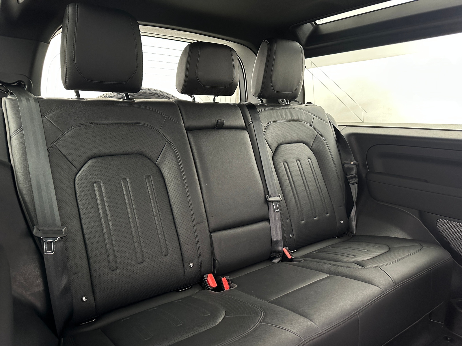 Thumbnail: 2021 Land Rover Defender - 5