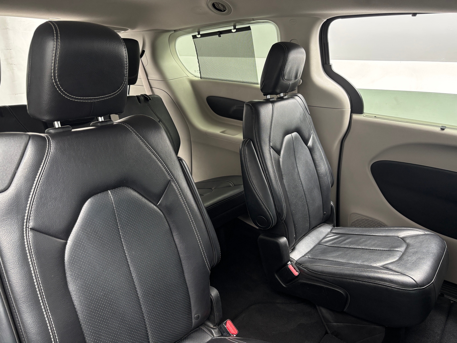 Thumbnail: 2022 Chrysler Pacifica - 5