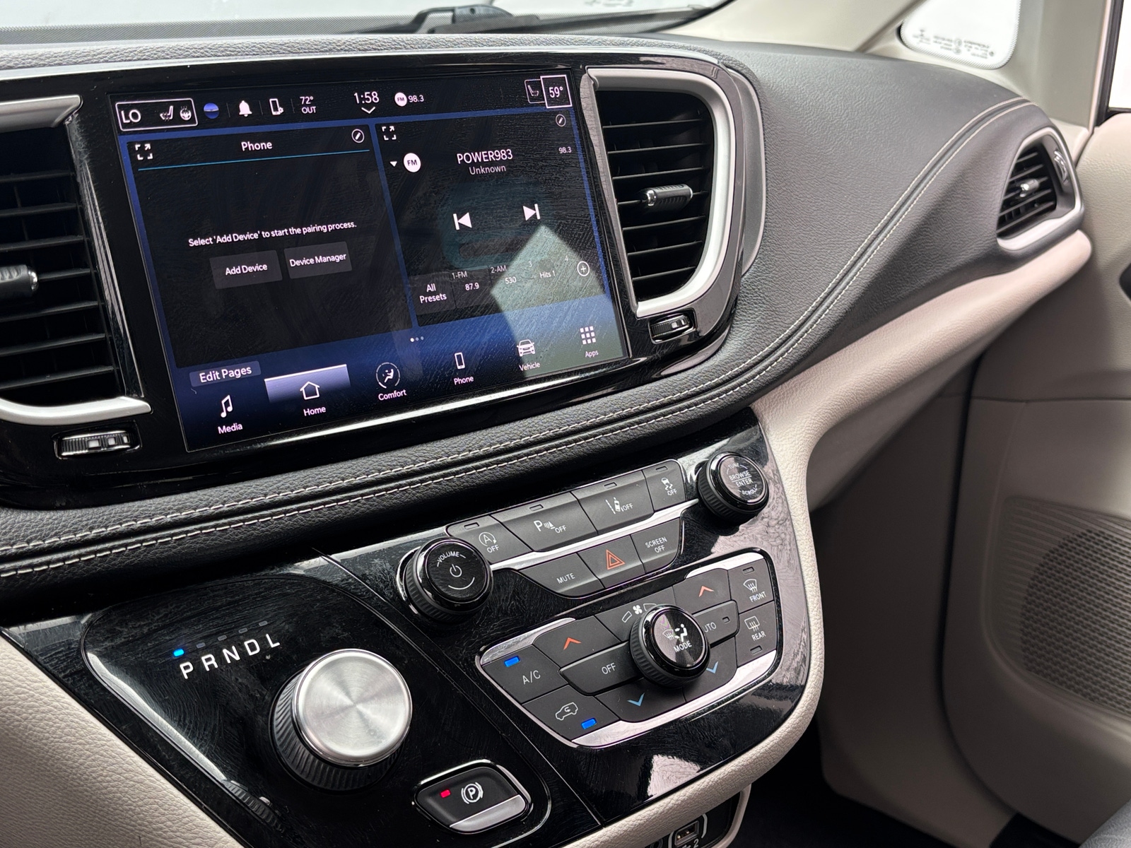 Thumbnail: 2022 Chrysler Pacifica - 3