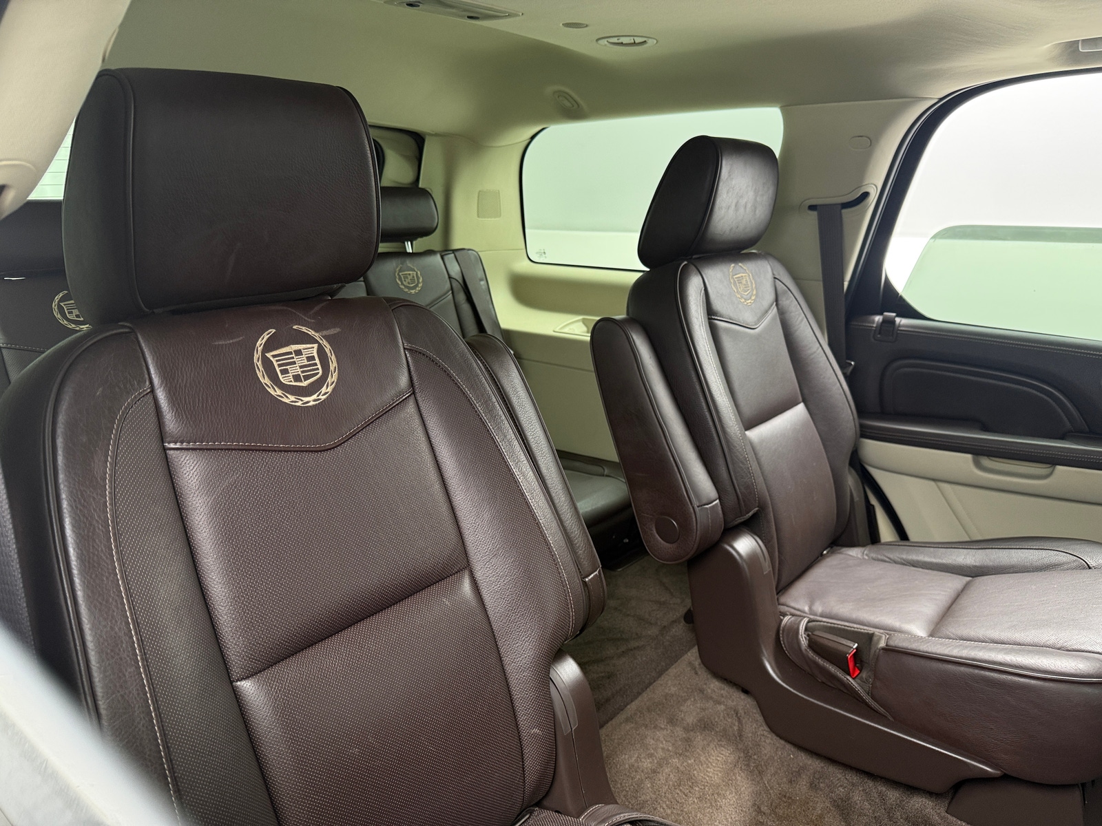 Thumbnail: 2011 Cadillac Escalade - 5