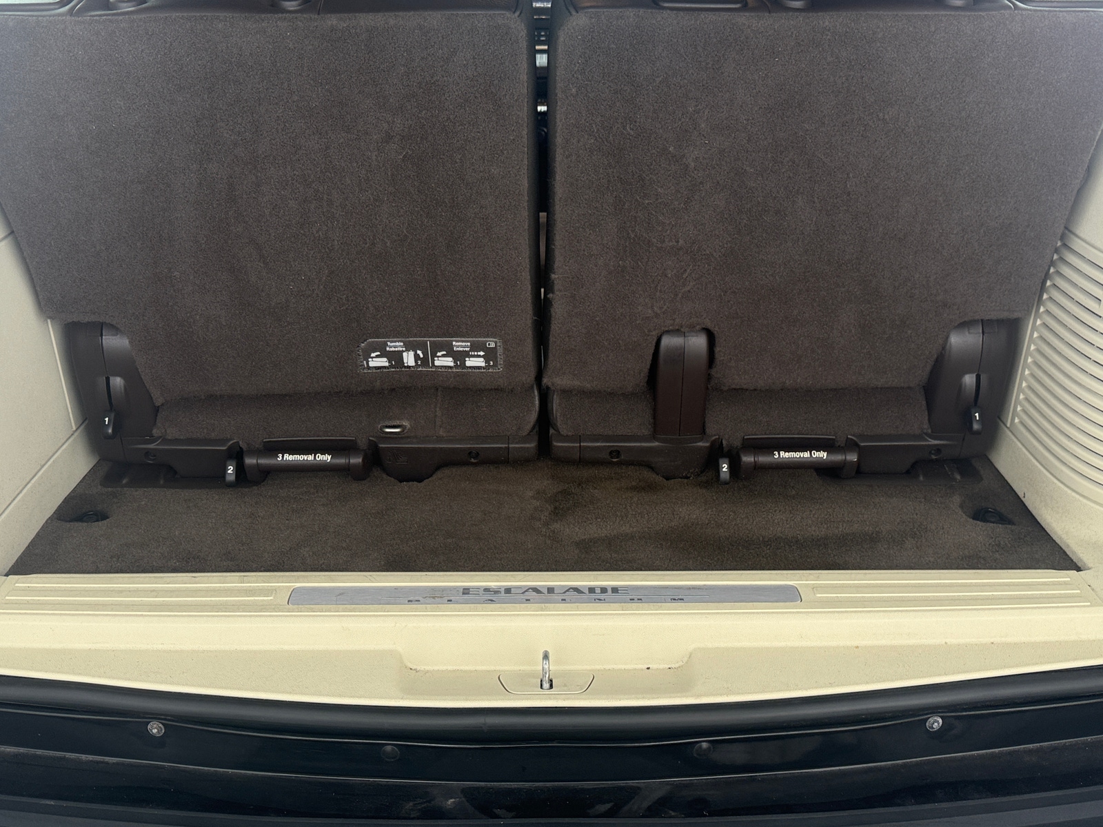 Thumbnail: 2011 Cadillac Escalade - 6