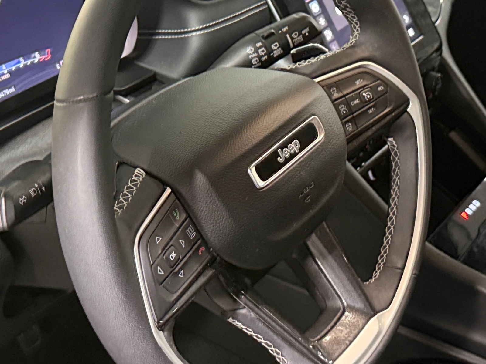 Thumbnail: 2023 Jeep Grand Cherokee - 4