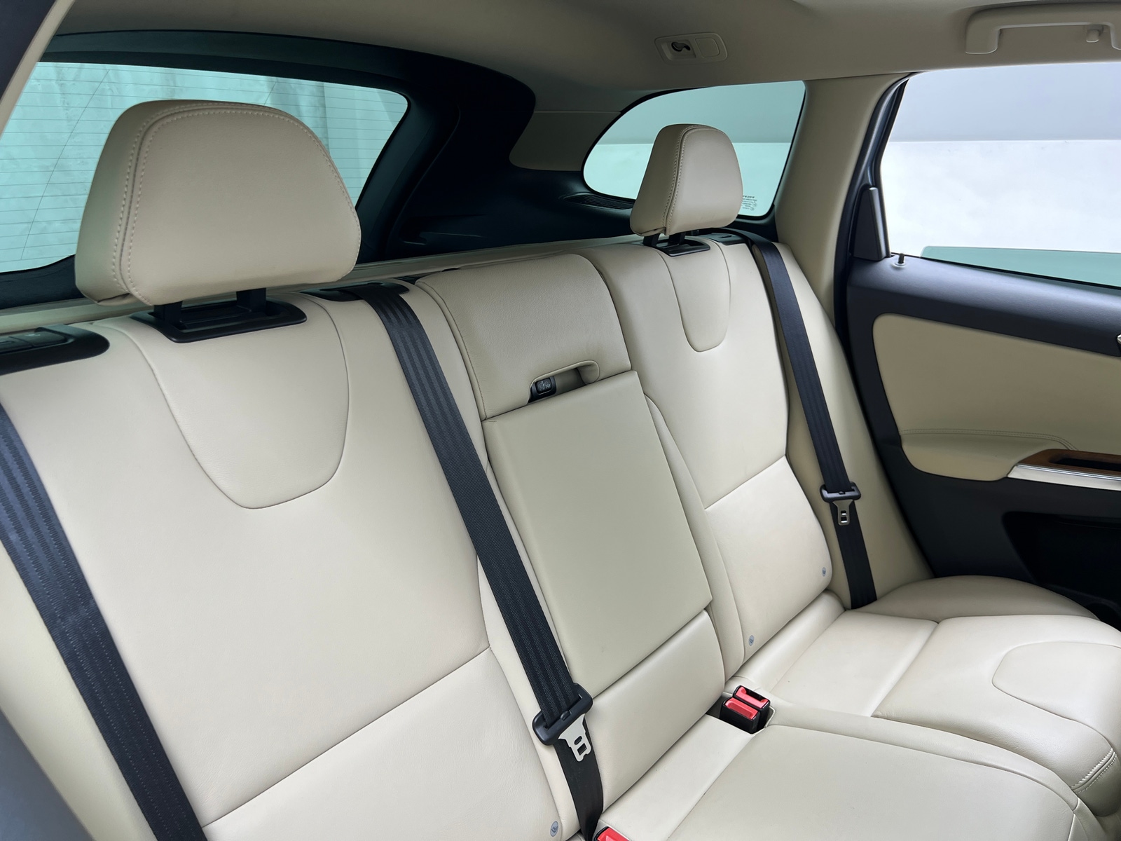 Thumbnail: 2017 Volvo XC60 - 5