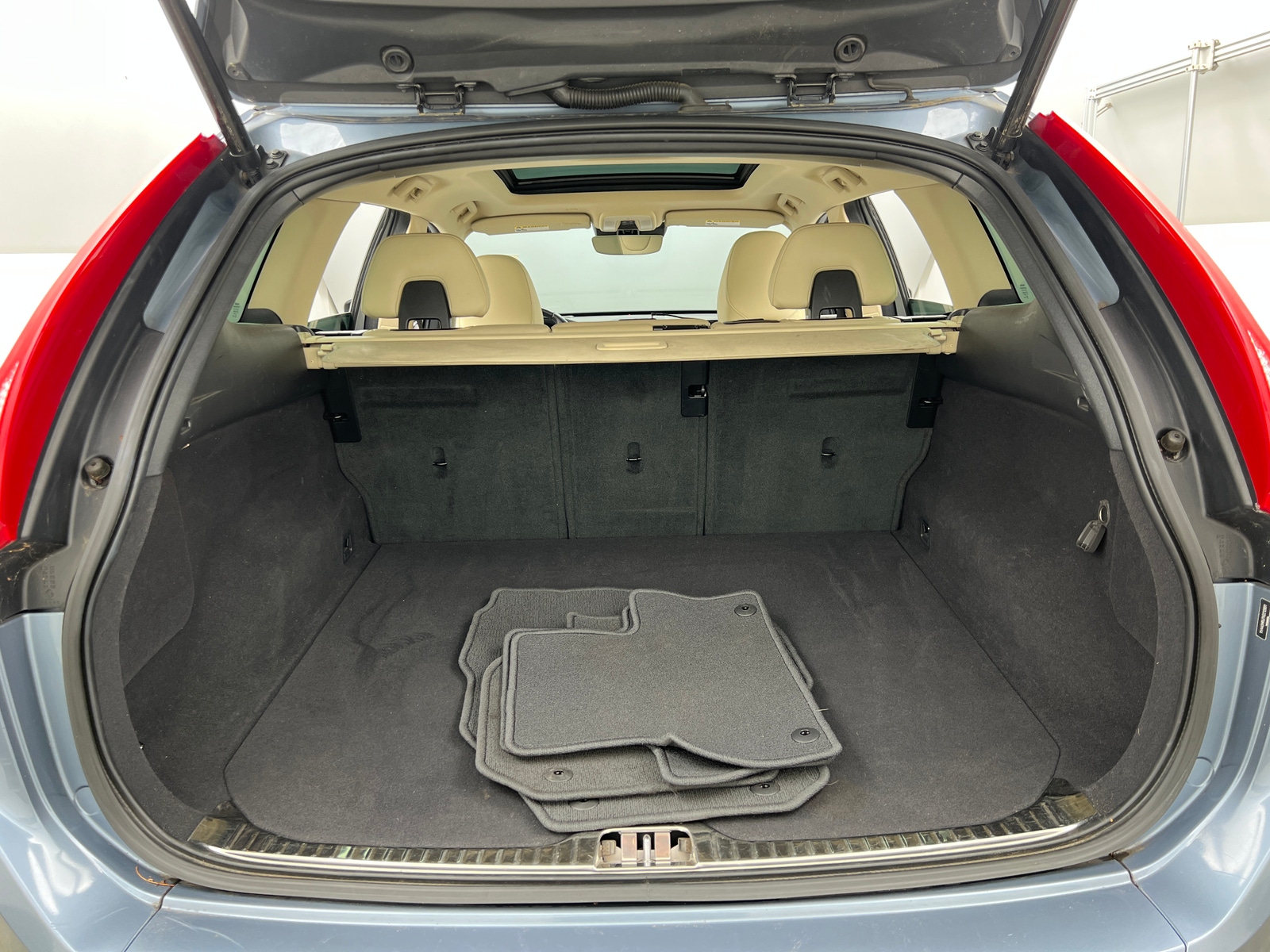 Thumbnail: 2017 Volvo XC60 - 6