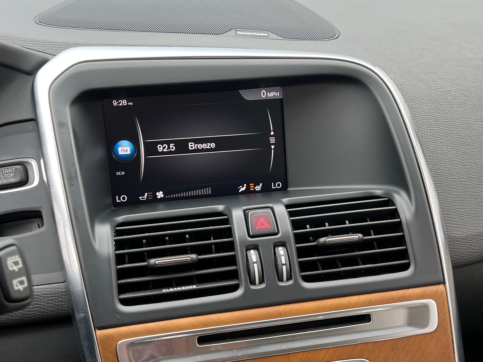 Thumbnail: 2017 Volvo XC60 - 3