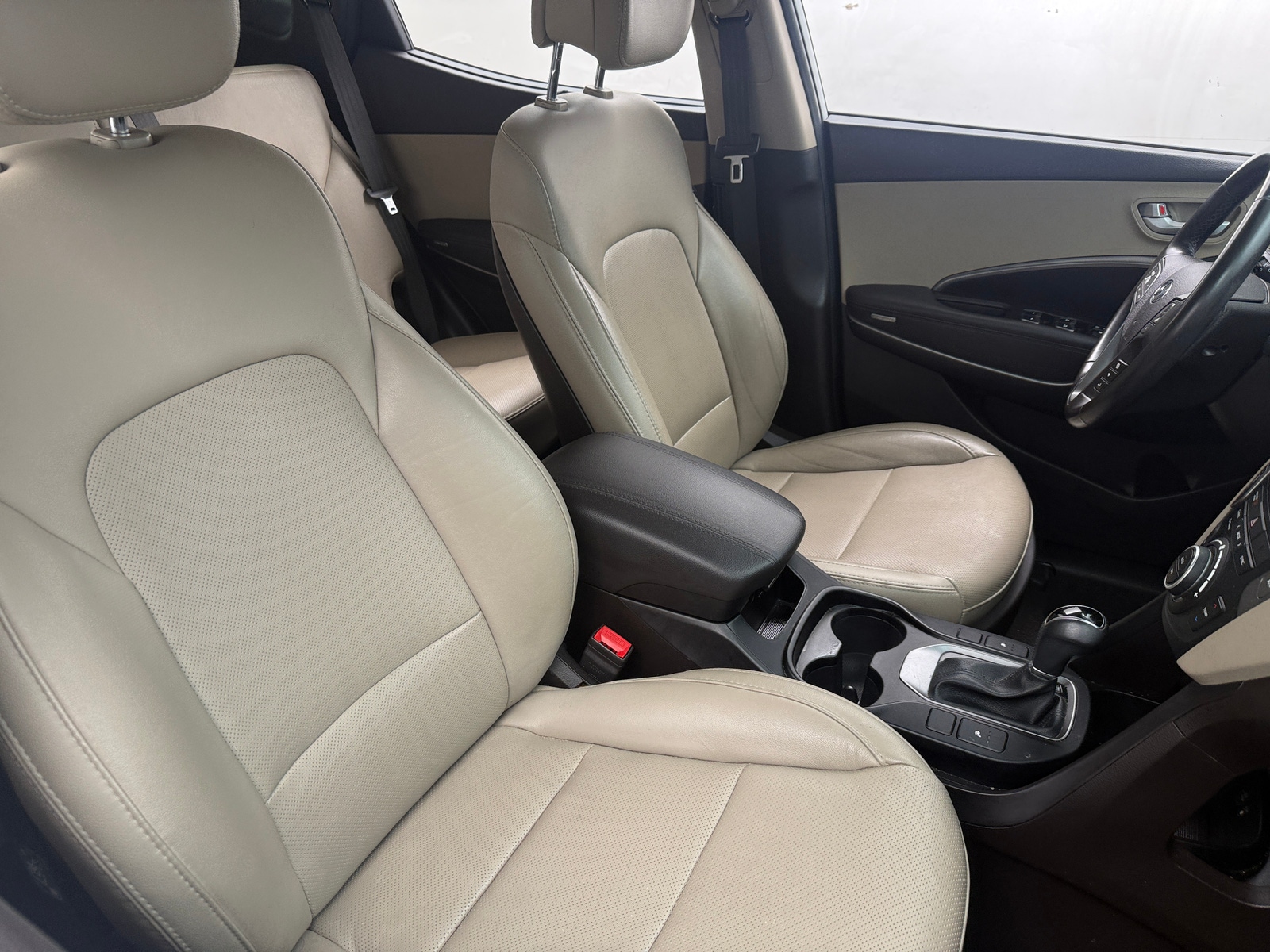 Thumbnail: 2017 Hyundai Santa Fe - 2