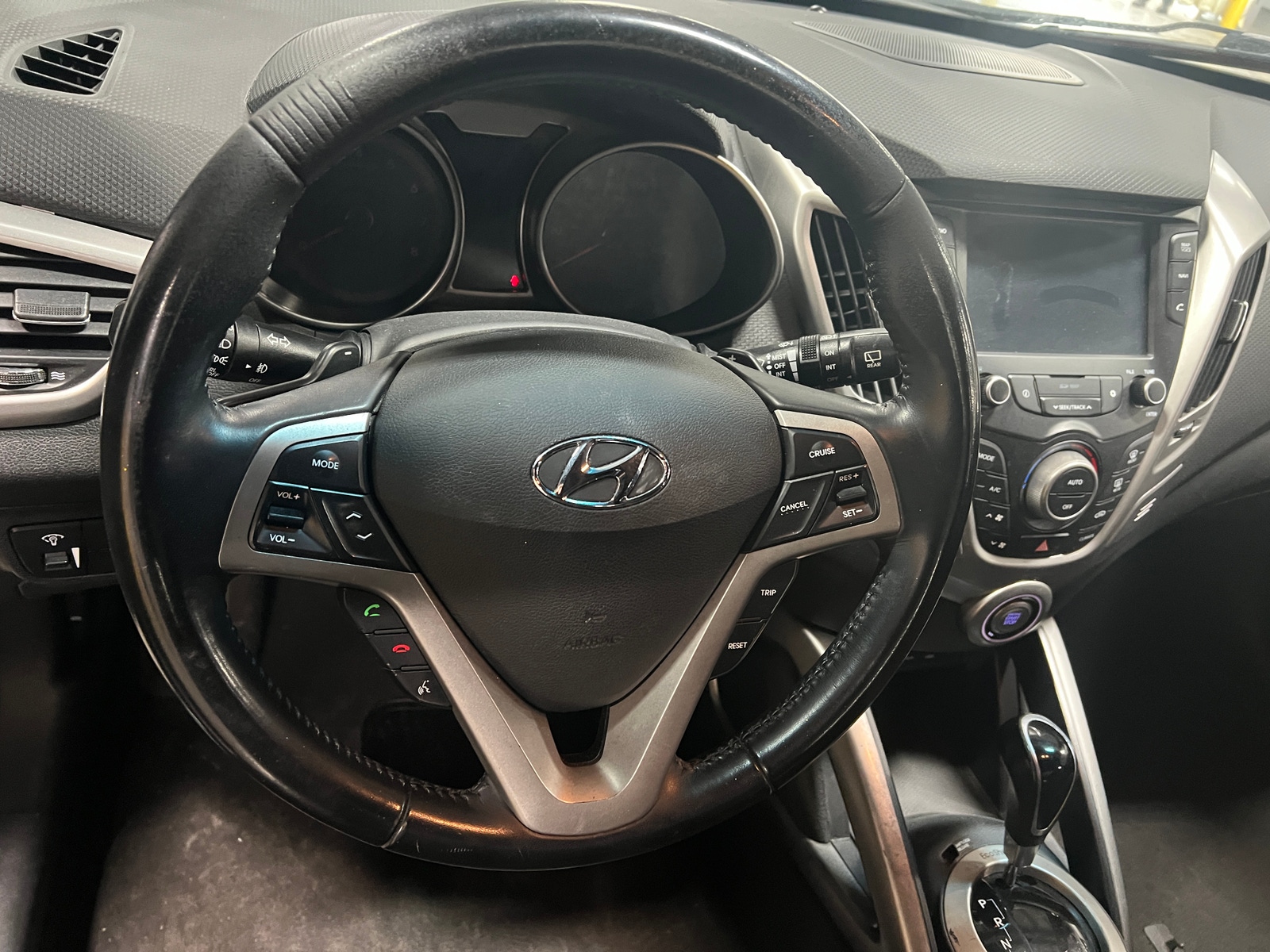 Thumbnail: 2017 Hyundai Veloster - 5