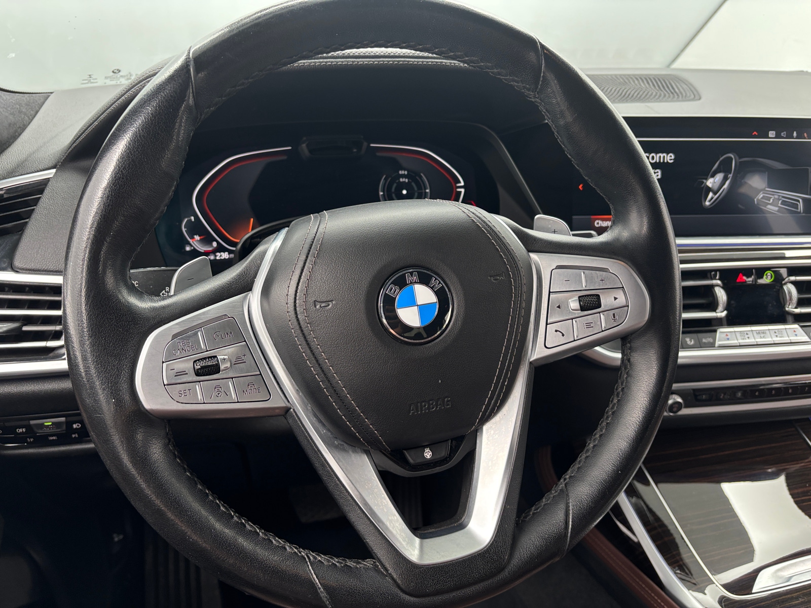 Thumbnail: 2021 BMW X7 - 4