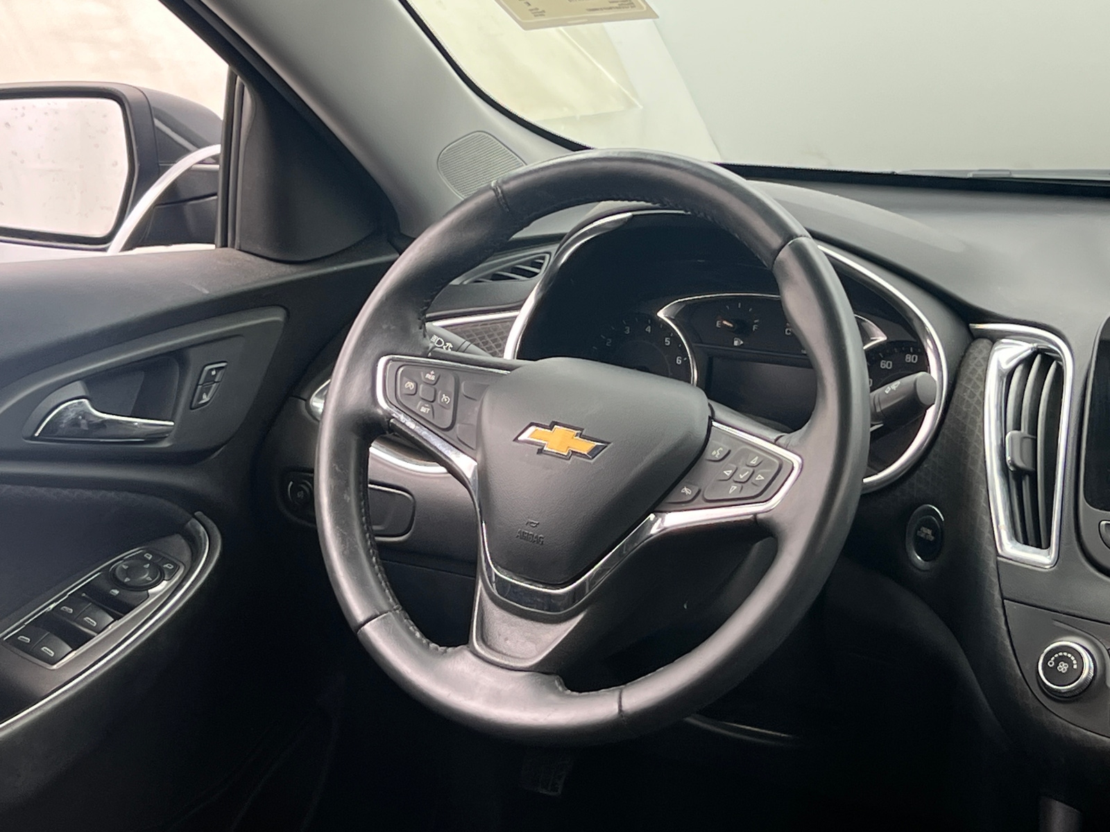 Thumbnail: 2016 Chevrolet Malibu - 5