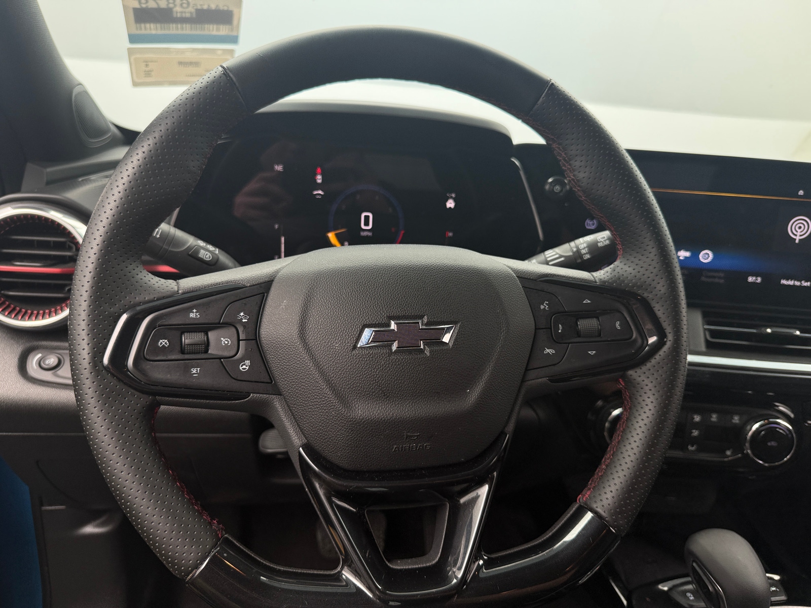 Thumbnail: 2025 Chevrolet Trax - 4