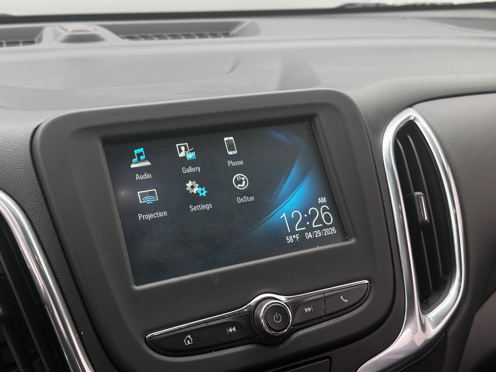 Thumbnail: 2018 Chevrolet Equinox - 4
