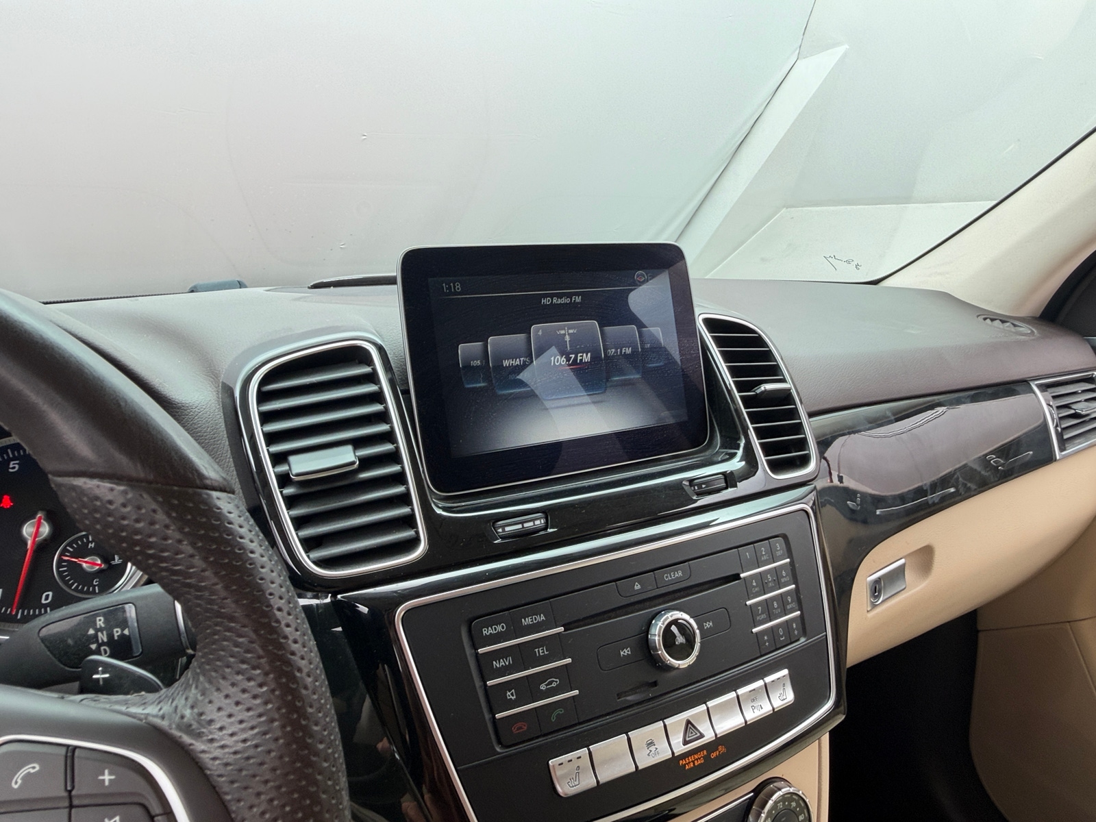 Thumbnail: 2017 Mercedes-Benz GLE - 3