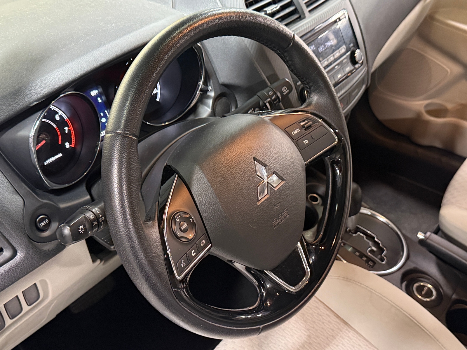 Thumbnail: 2017 Mitsubishi Outlander Sport - 5