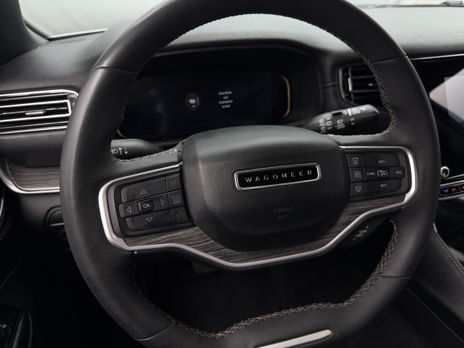 Thumbnail: 2023 Jeep Wagoneer - 4