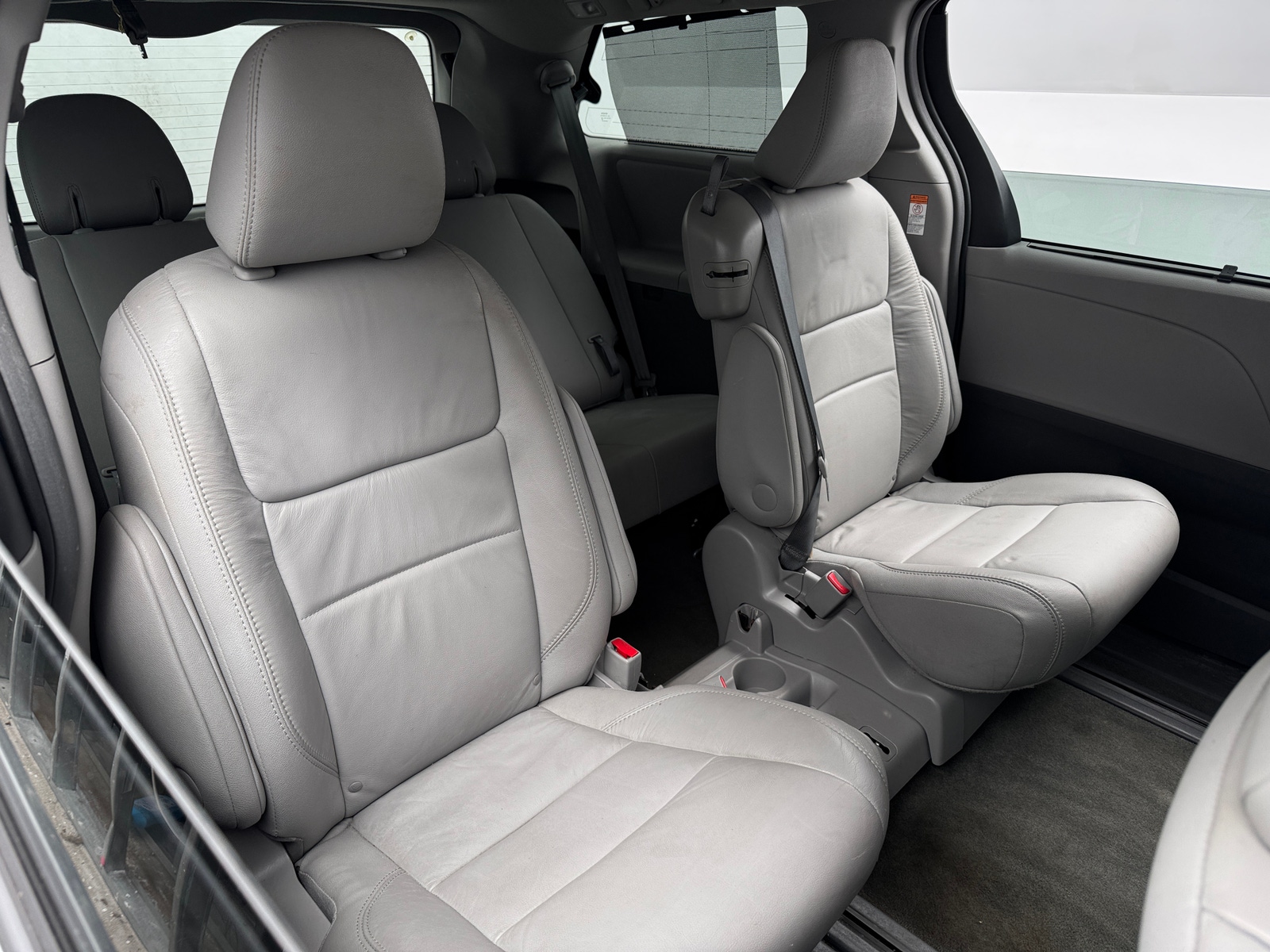 Thumbnail: 2017 Toyota Sienna - 5
