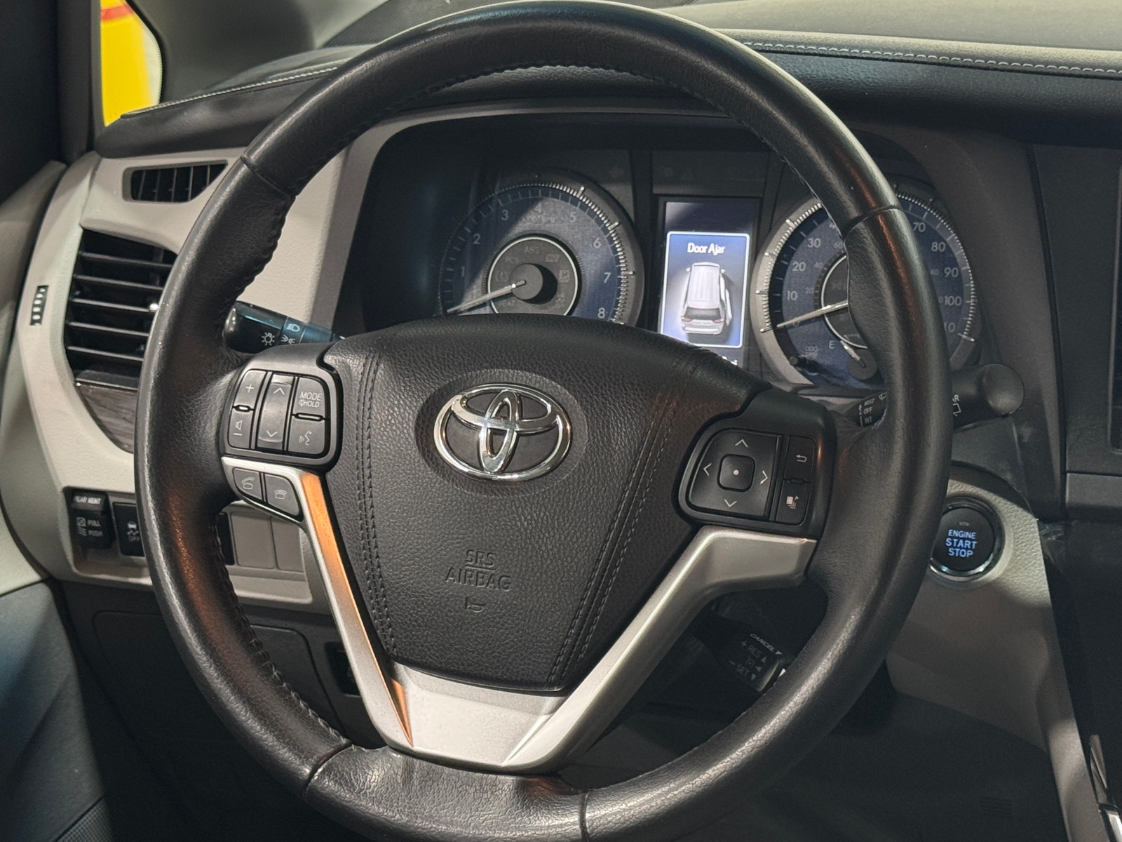 Thumbnail: 2017 Toyota Sienna - 4