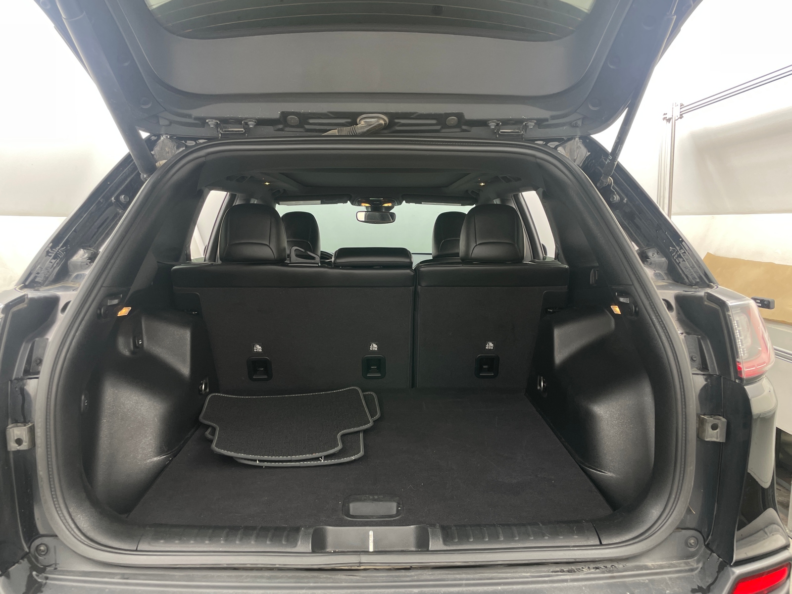 Thumbnail: 2021 Jeep Cherokee - 6