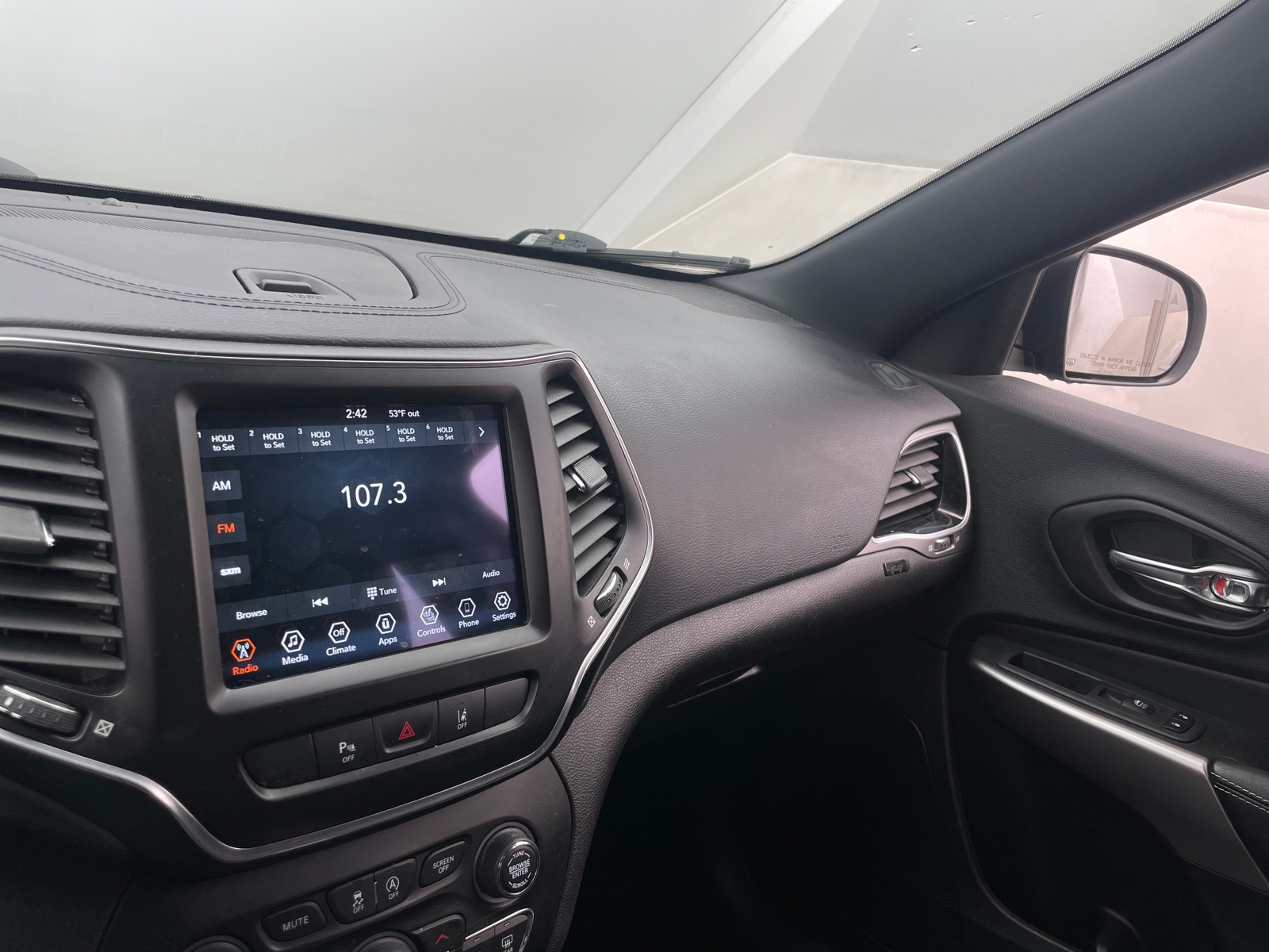 Thumbnail: 2021 Jeep Cherokee - 3