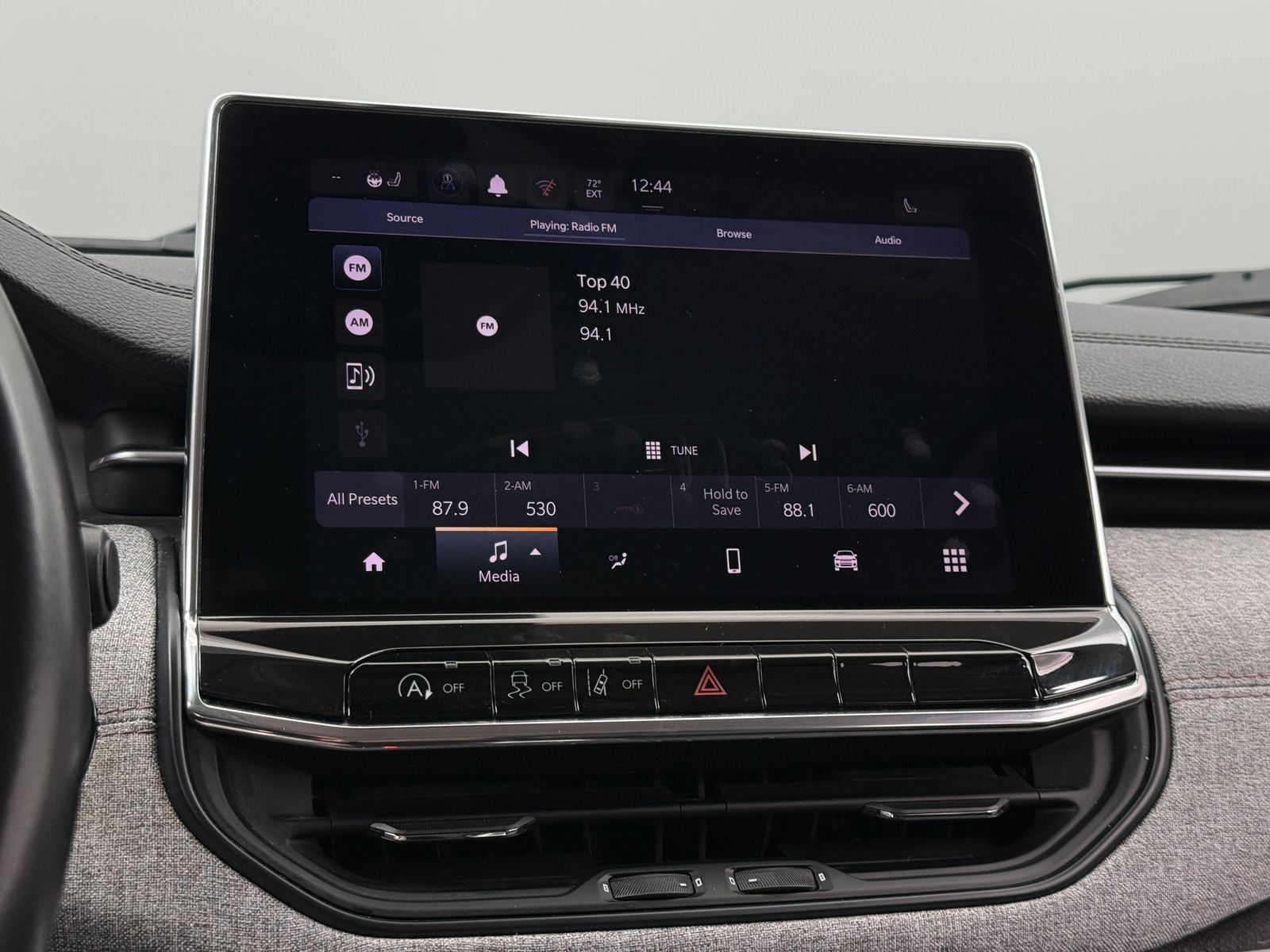 Thumbnail: 2022 Jeep Compass - 3